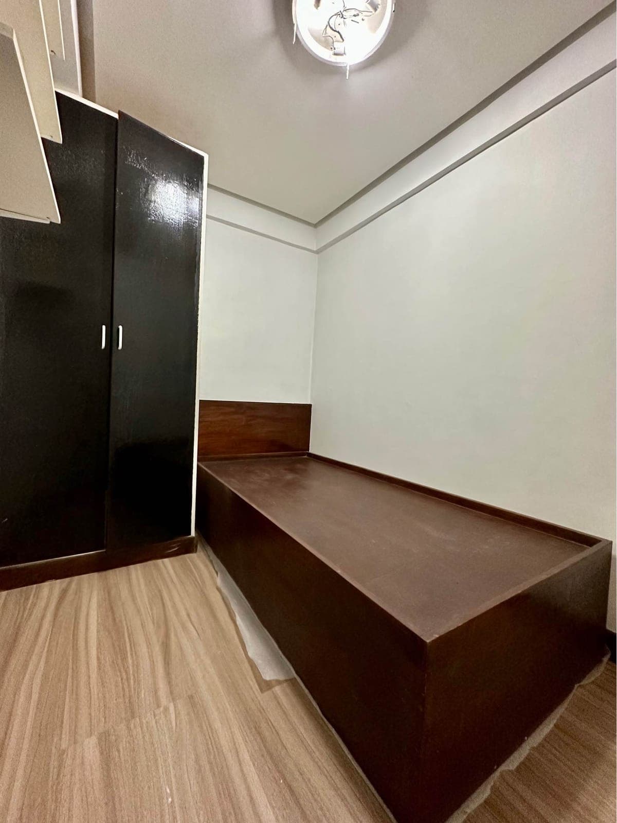 2BR Victoria Tower for RENT - photo 2