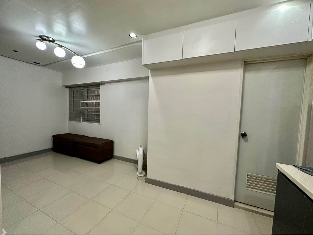 2BR Victoria Tower for RENT - photo 4