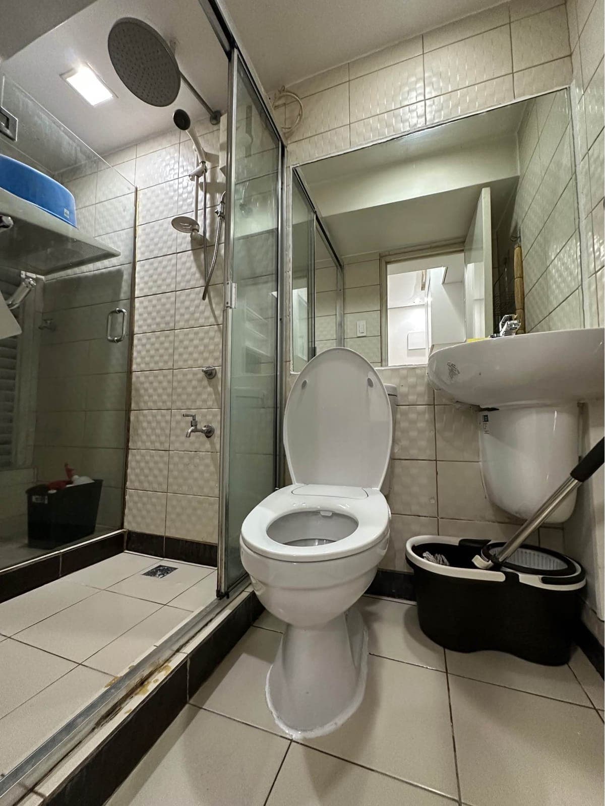 2BR Victoria Tower for RENT - photo 7