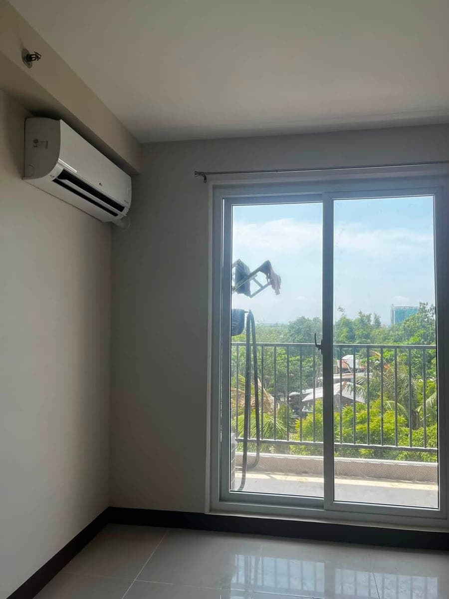 Avail for rent! 13k rental include condo dues & internet 1+ 1 rata ..bsta long term .. - photo 3