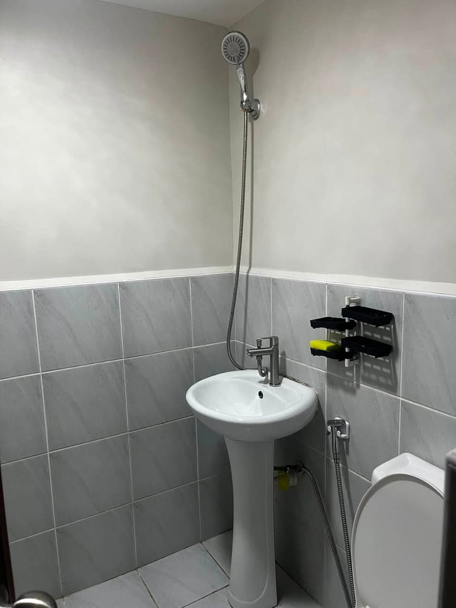 Avail for rent! 13k rental include condo dues & internet 1+ 1 rata ..bsta long term .. - photo 4