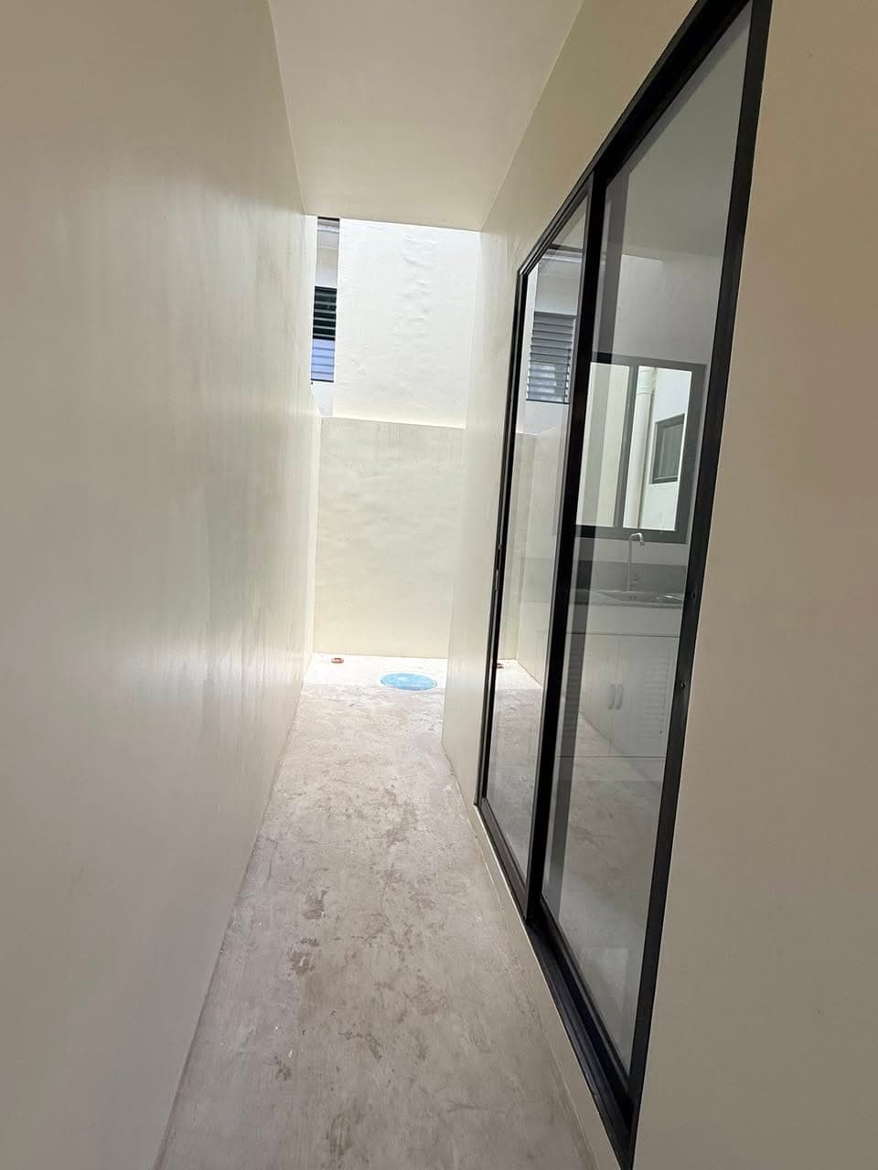 HOUSE FOR RENT – NAVONA COURT LUMBIA - photo 2