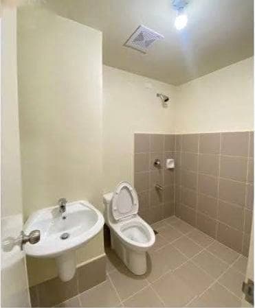 RUSH CONDO FOR RENT – ₱11,500/month (Assoc. Dues Included!) 1 month adv 1 month dep only - photo 2