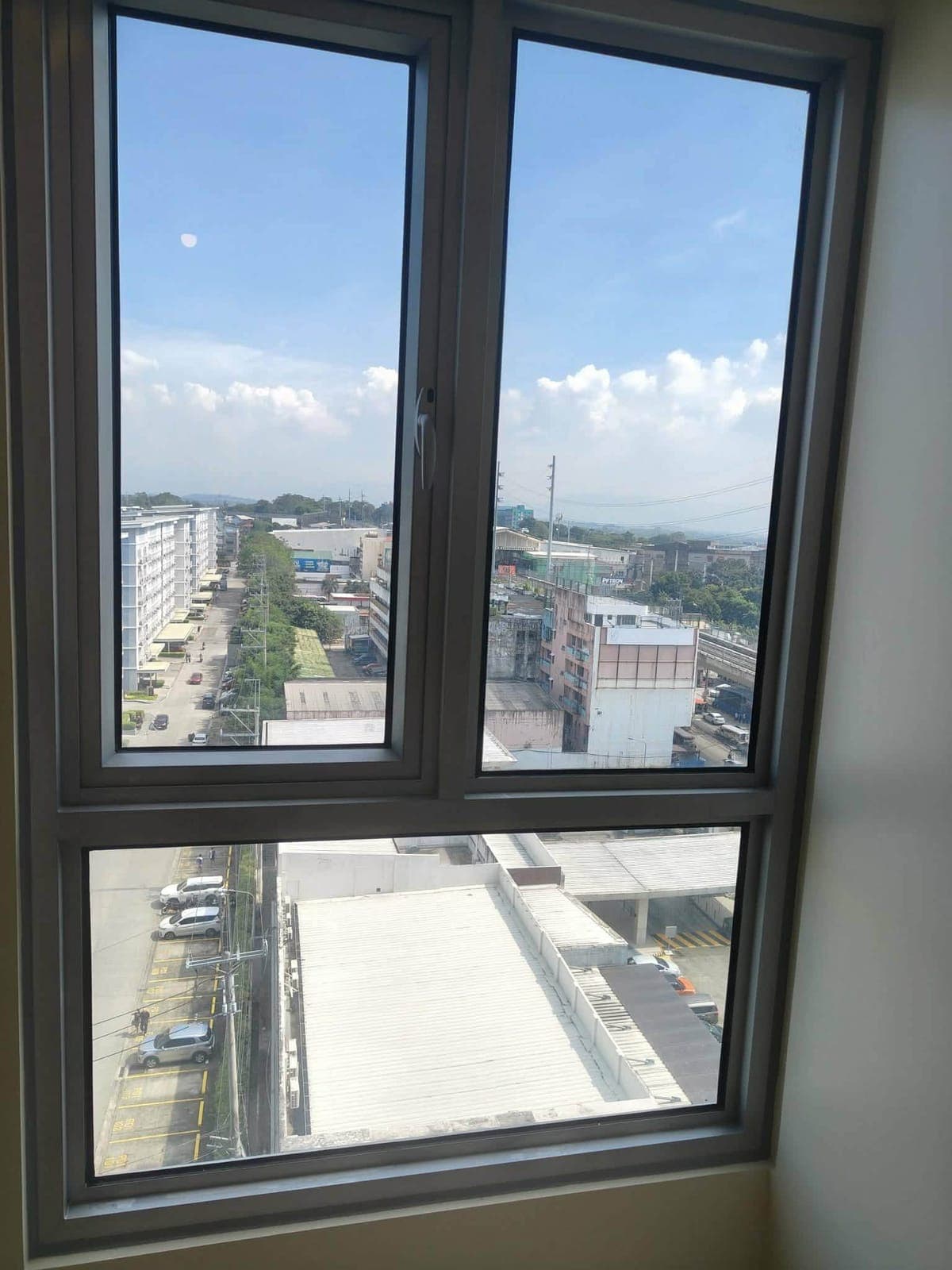 RUSH CONDO FOR RENT – ₱11,500/month (Assoc. Dues Included!) 1 month adv 1 month dep only - photo 5