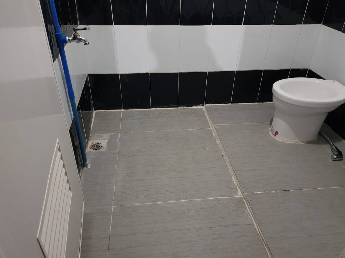 Room for rent and store space - photo 3