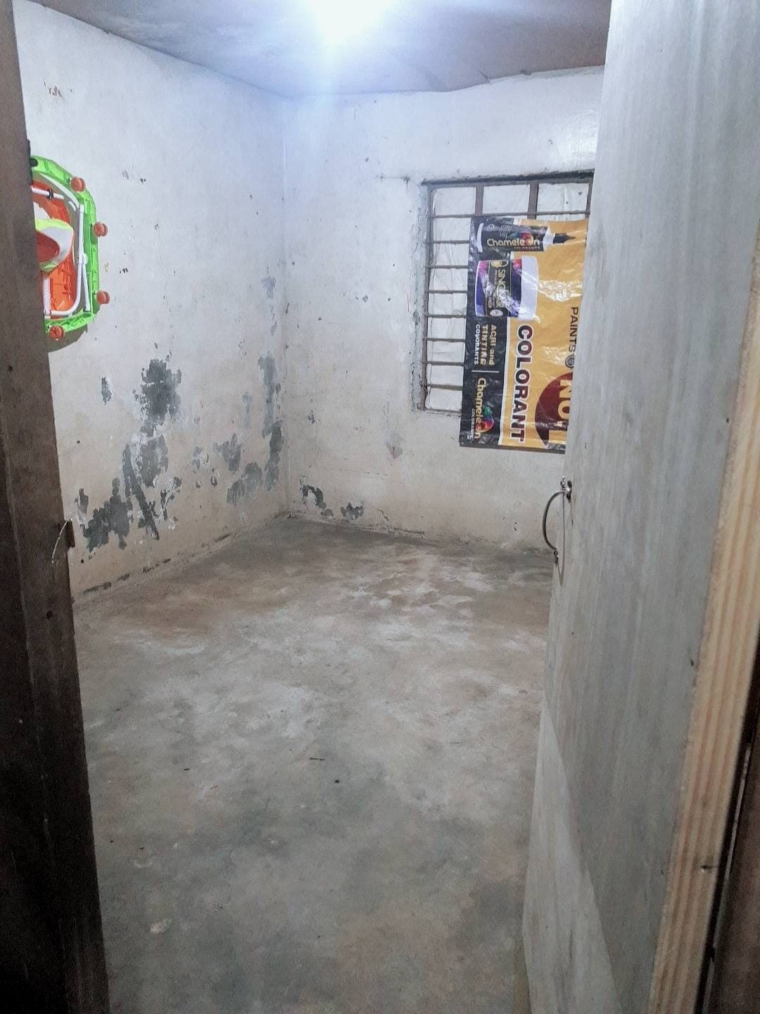 Room for rent and store space - photo 5