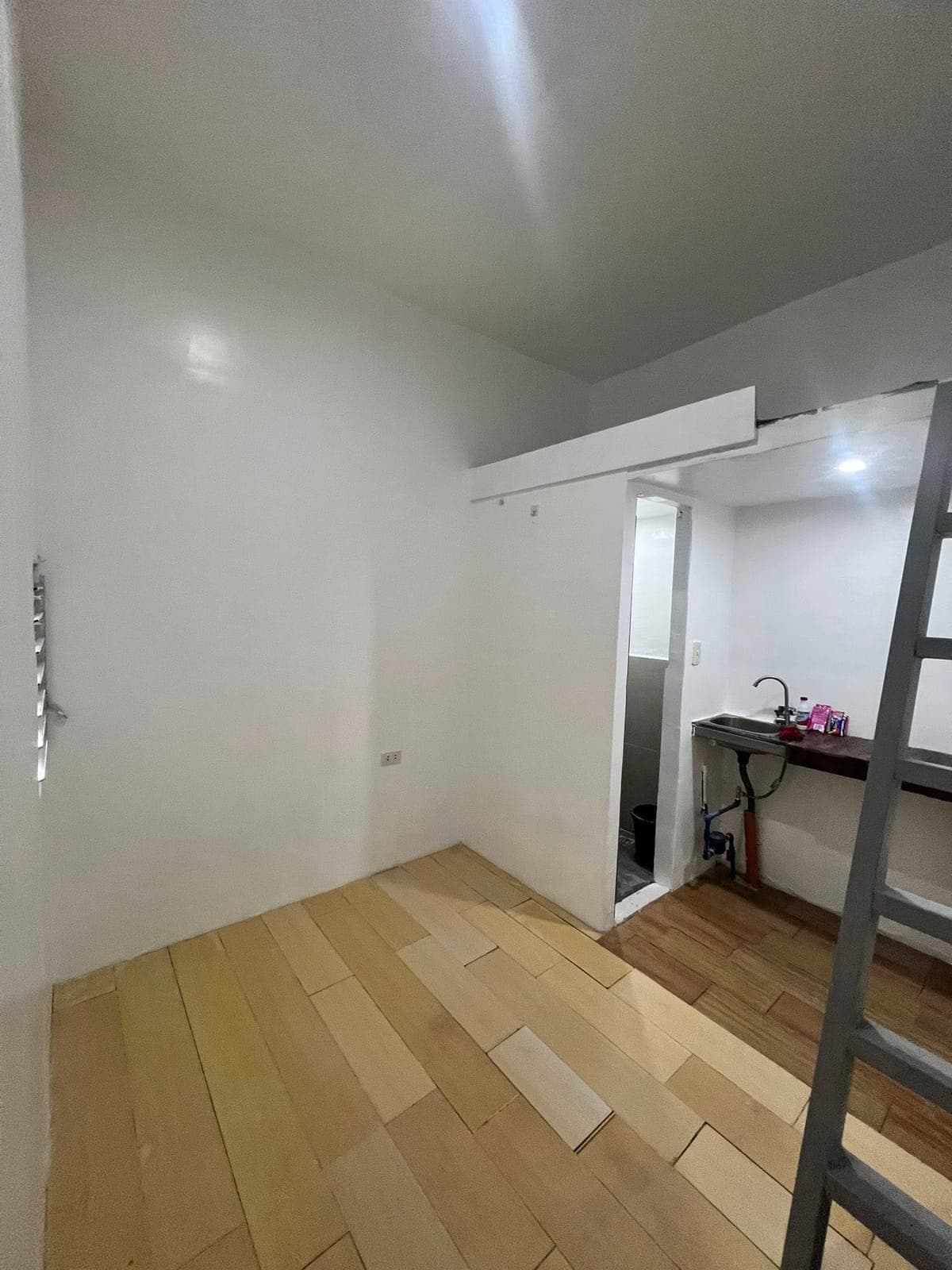 🏠 ROOM FOR RENT - photo 3