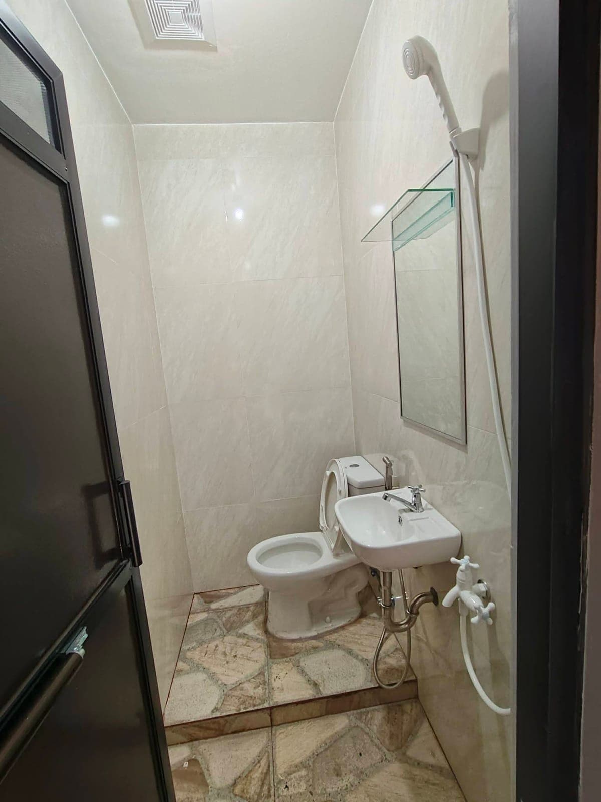 CONDO TYPE FOR RENT 2 BEDROOM(BAGONG GAWA) - photo 1