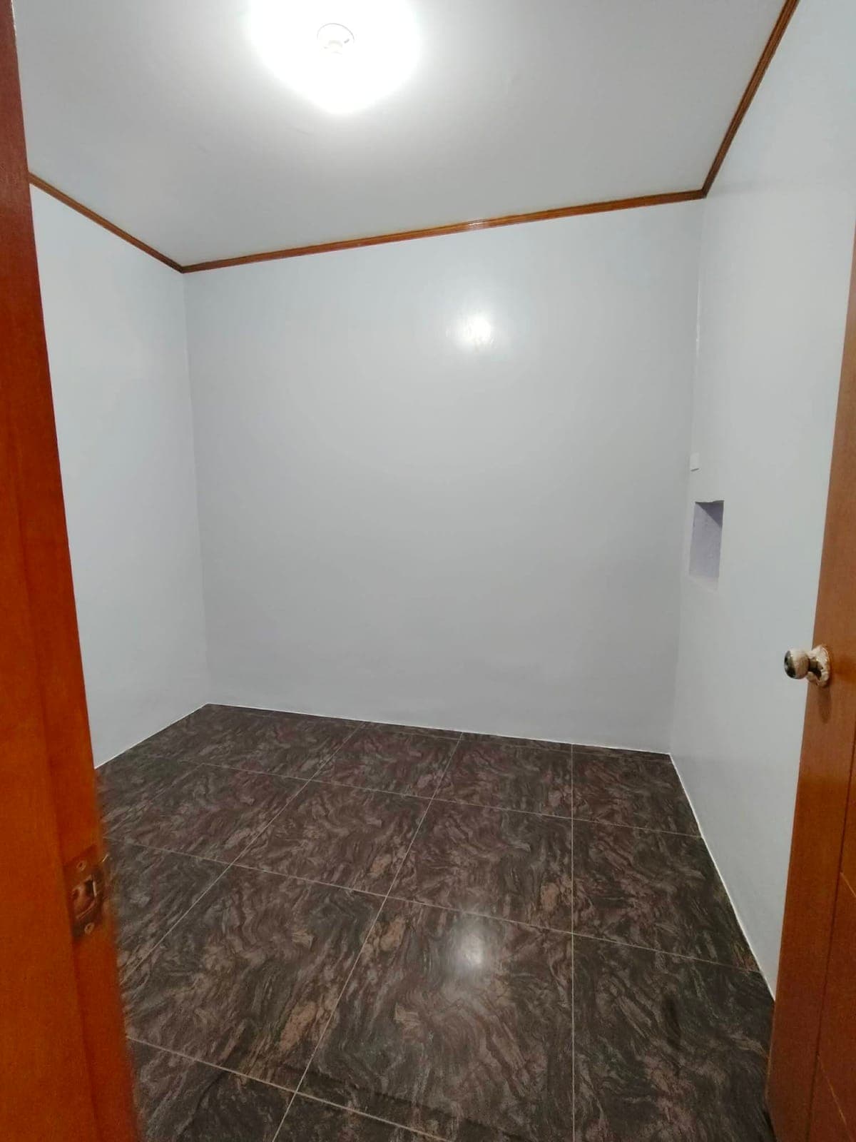 CONDO TYPE FOR RENT 2 BEDROOM(BAGONG GAWA) - photo 5