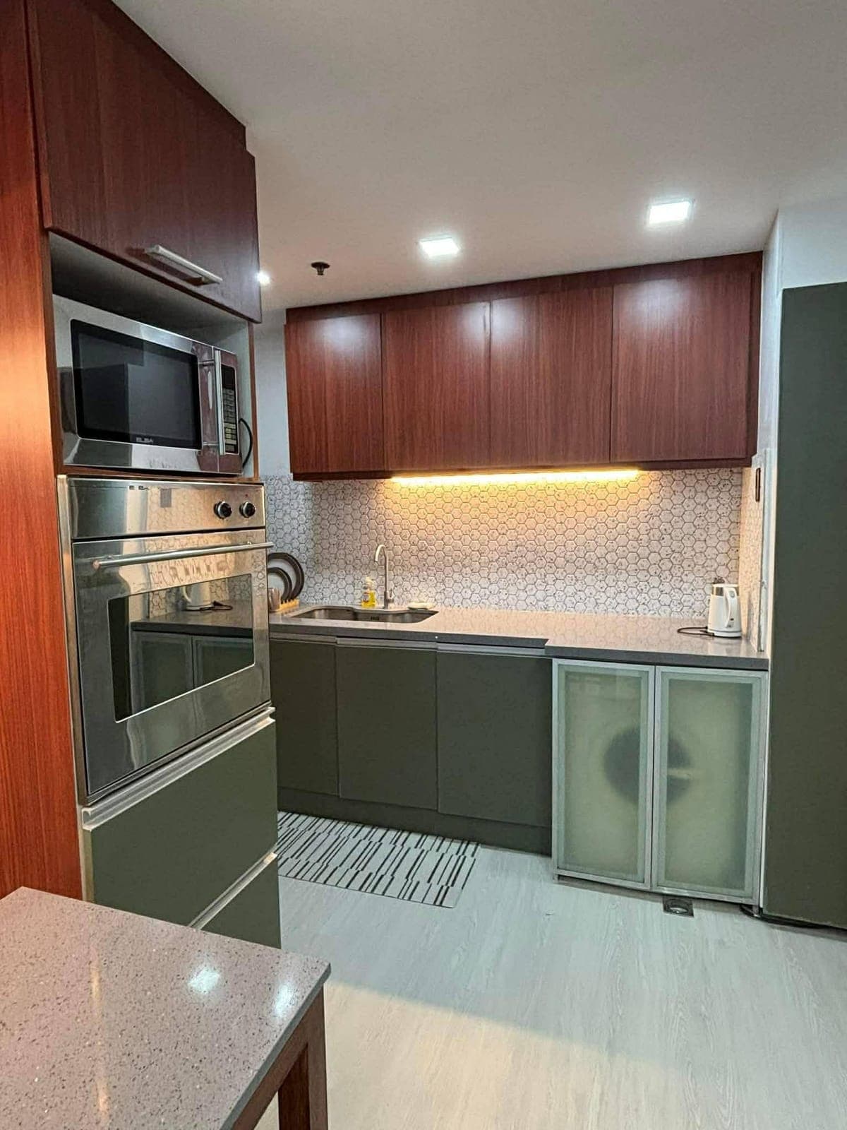 For Lease:Sapphire Residences - photo 2