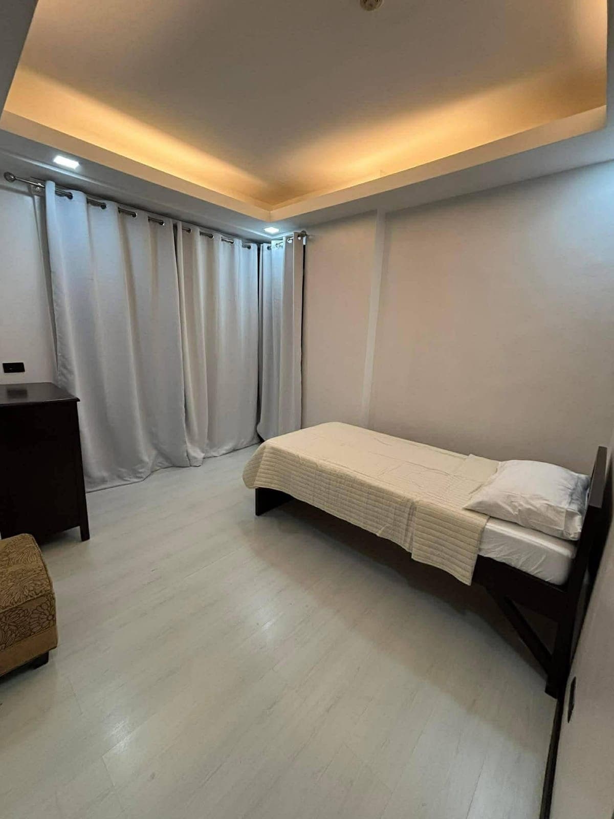 For Lease:Sapphire Residences - photo 8