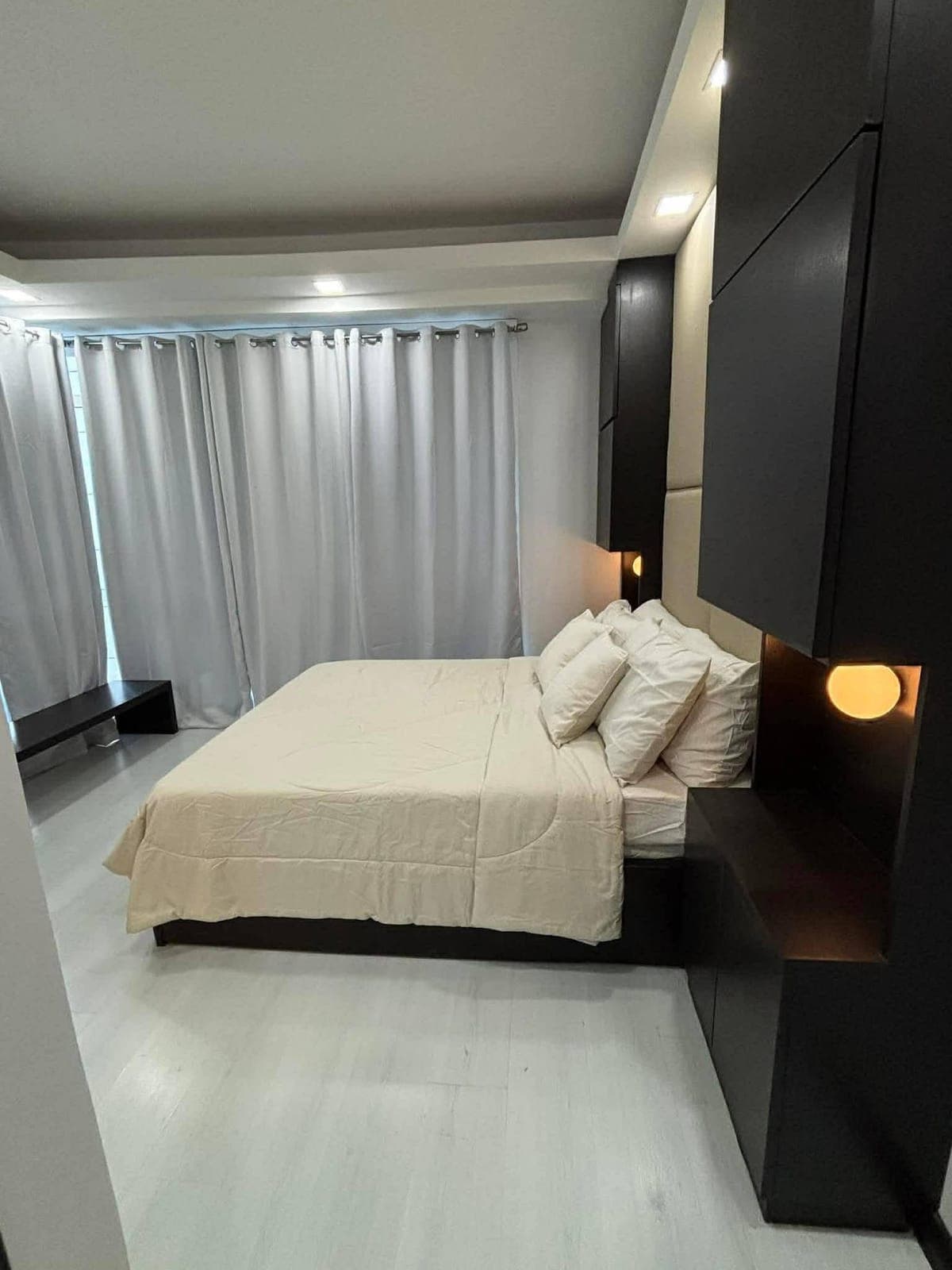 For Lease:Sapphire Residences - photo 9