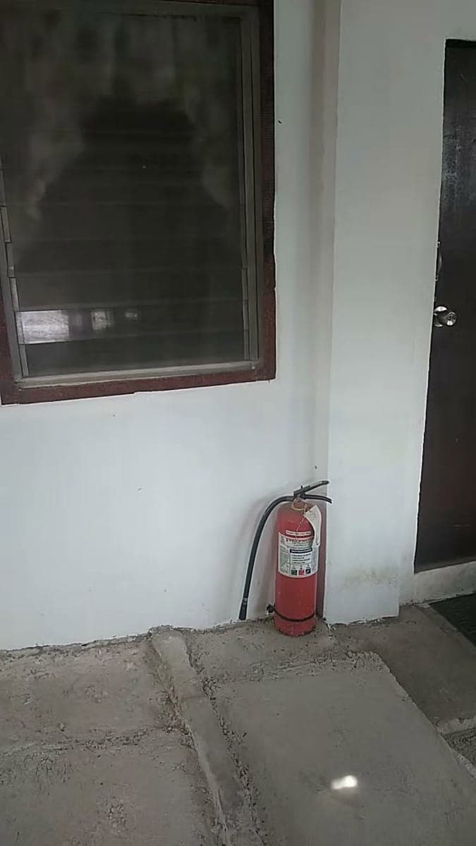 Room for rent with own sala in Punta Engaño infront of Sheraton Hotel.. - photo 4