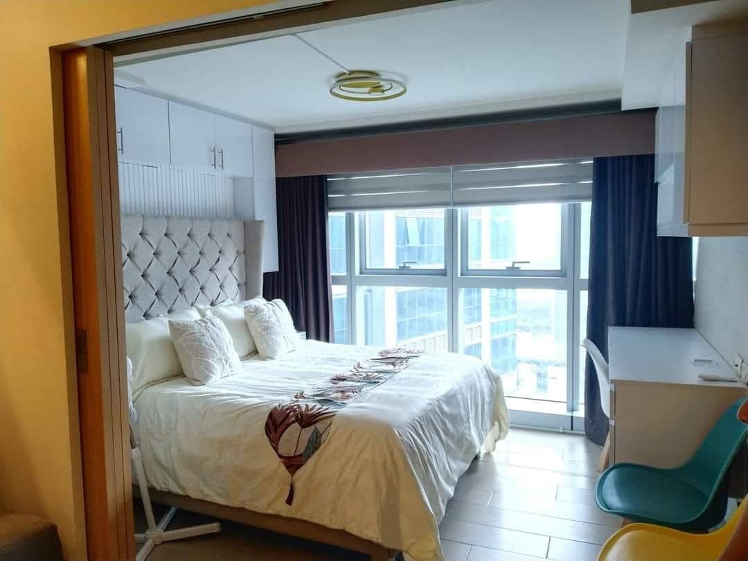 Uptown Parksuites Condominium - photo 3