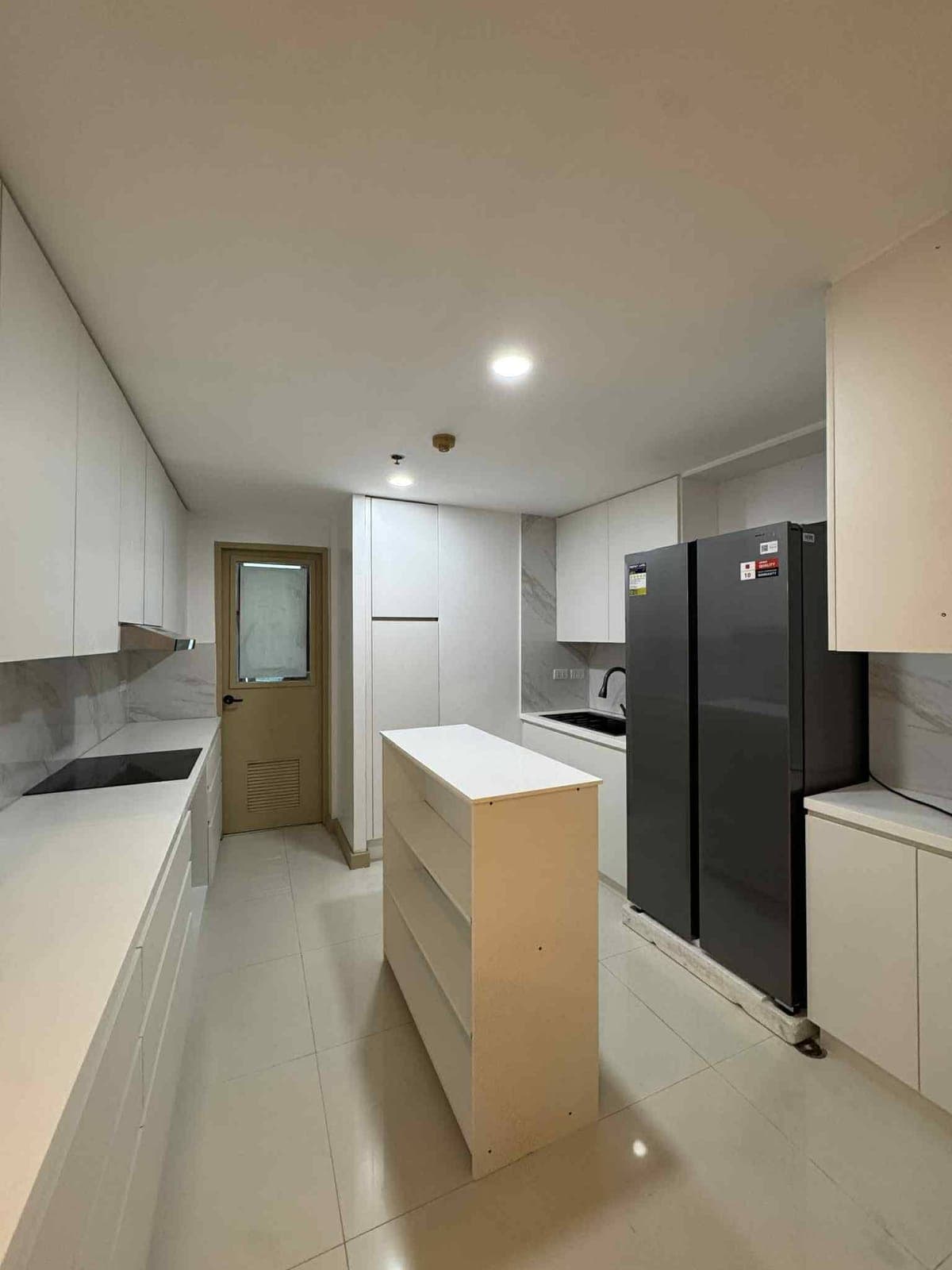 FOR LEASE: - photo 2