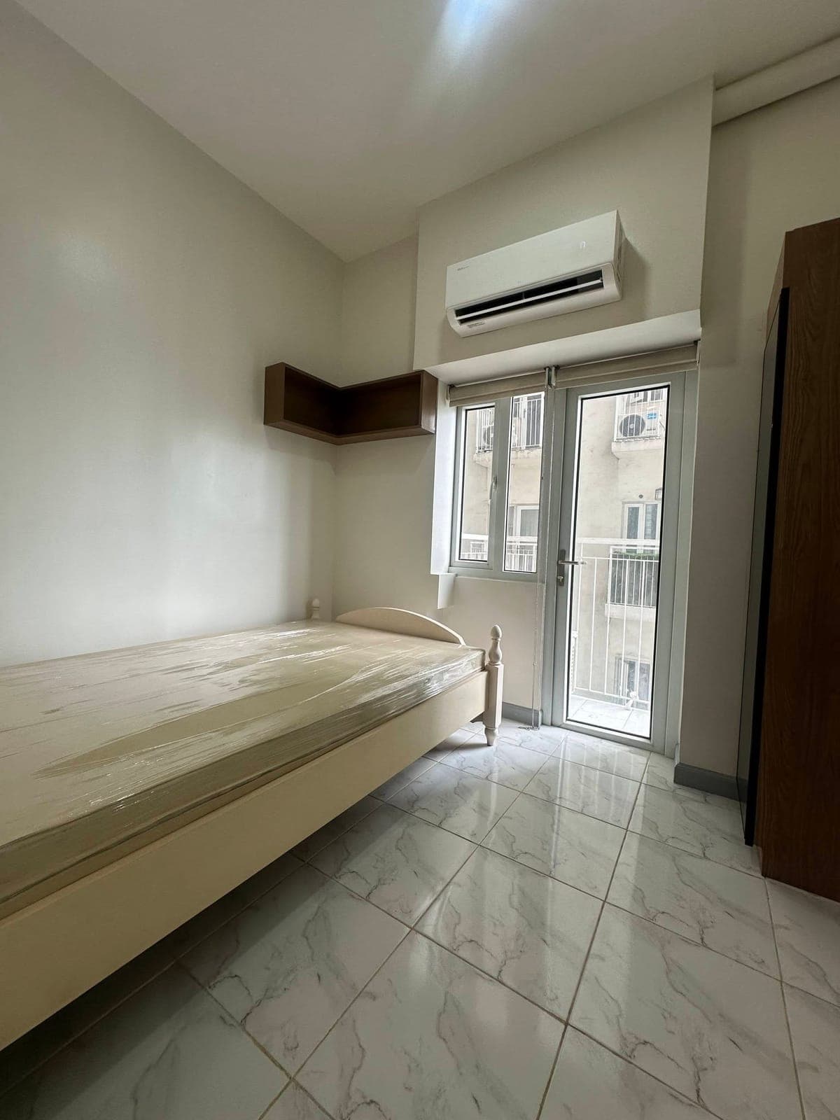 🏙️ FOR RENT: Stylish City Living in QC! - photo 12