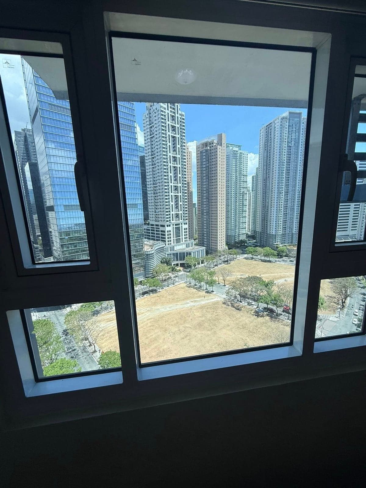 For rent the trion tower 1 bgc - photo 3