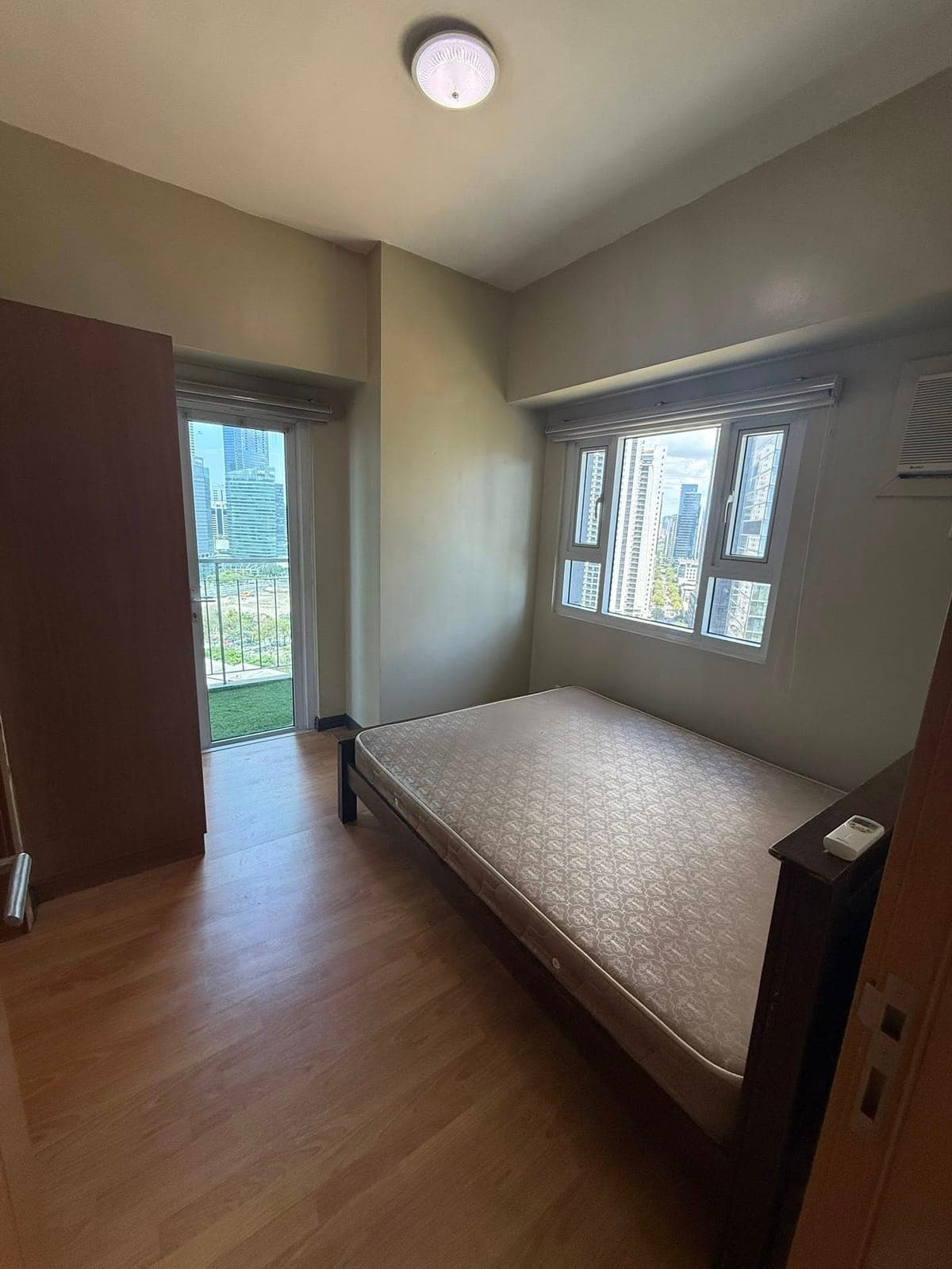 For rent the trion tower 1 bgc - photo 7