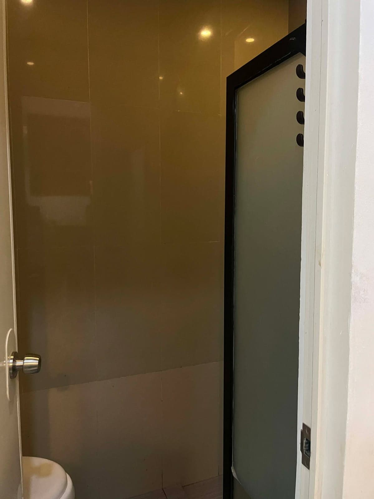 For Rent: 2BR Fully Furnished Unit at Victoria Sports 799 EDSA QC - photo 6