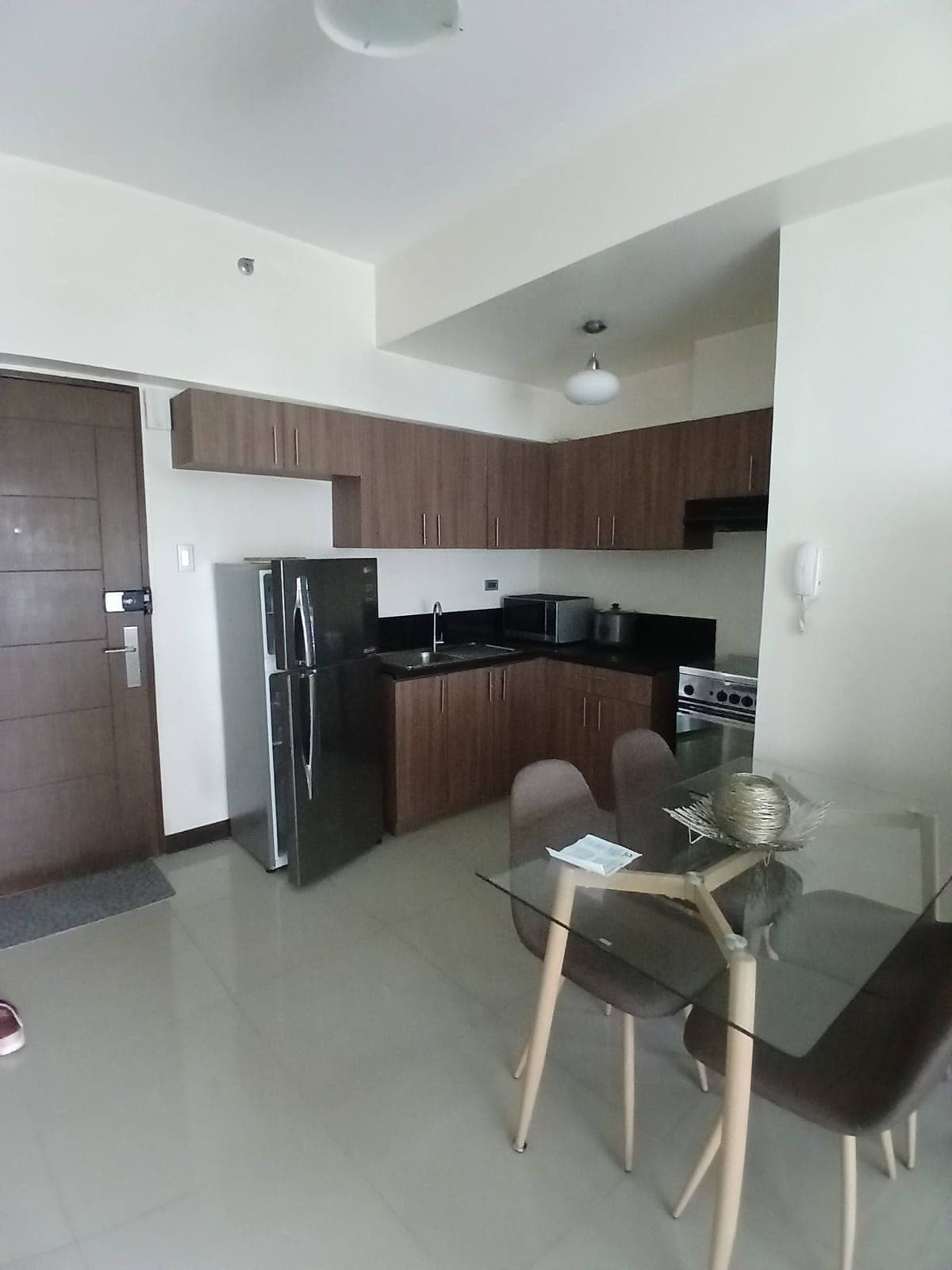 The Magnolia Residences in New Manila ... - photo 7