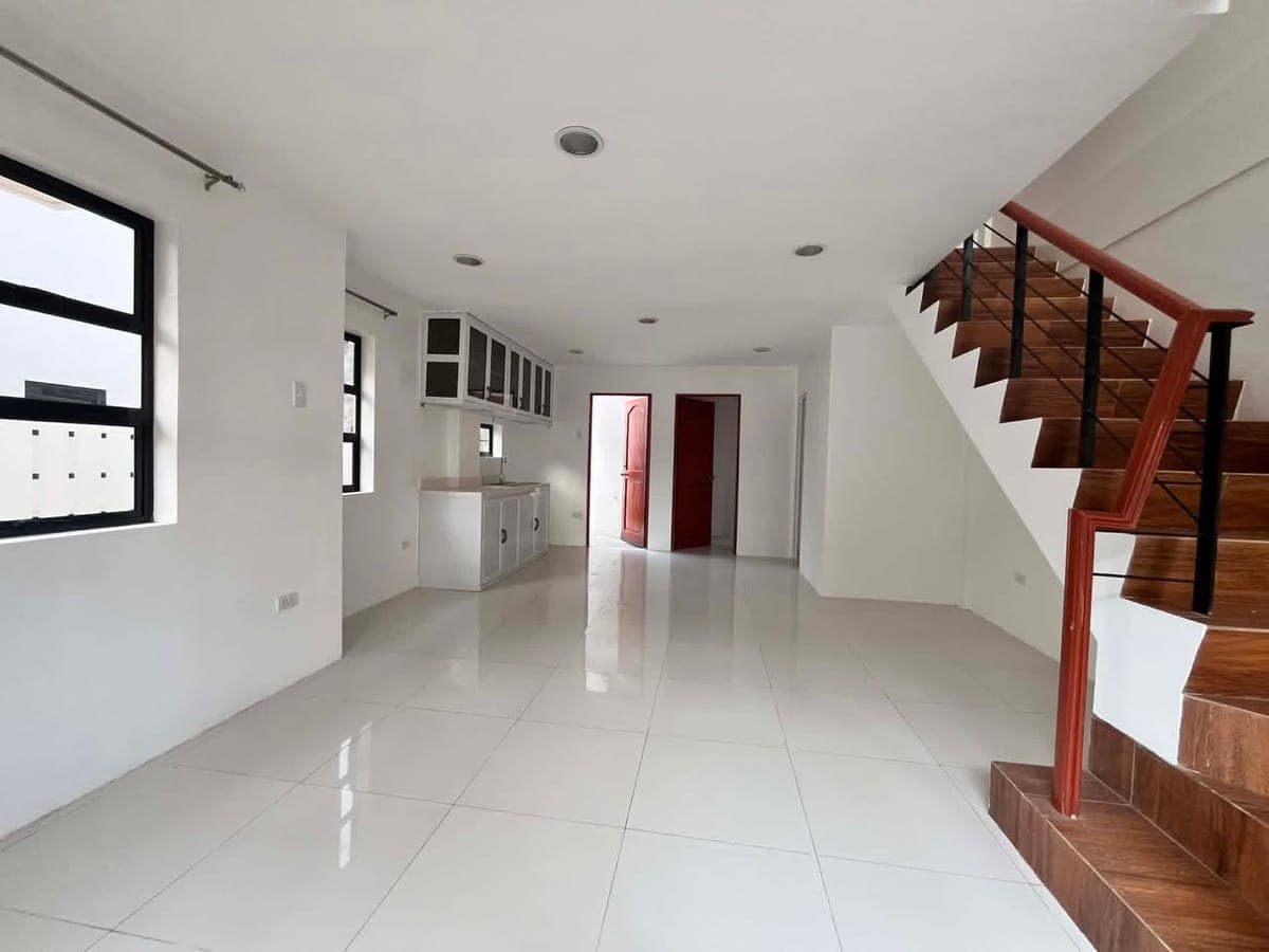 🏡 FOR RENT | Spacious 4-Bedroom Two-Storey House in Casuntingan, Mandaue City ✨ with 1 to 2 Car Park - photo 2