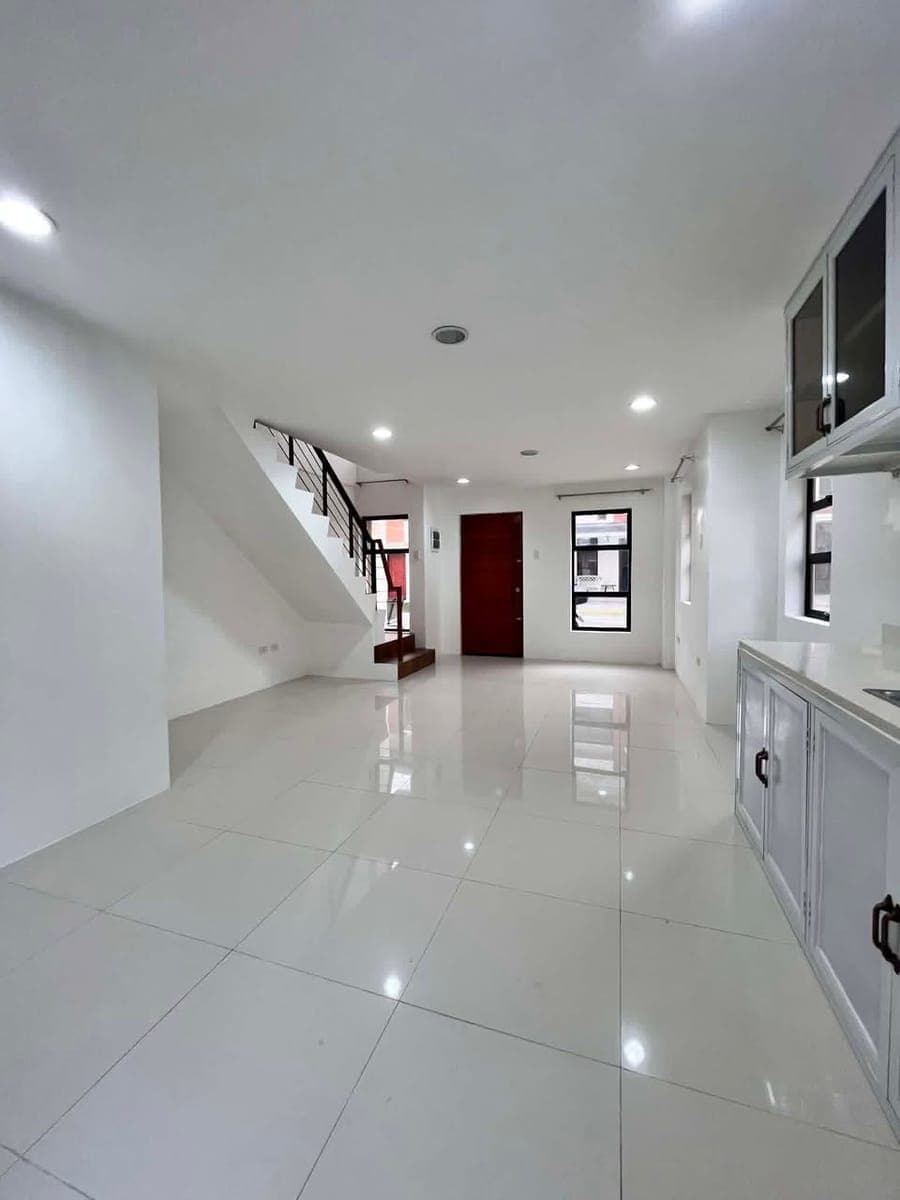 🏡 FOR RENT | Spacious 4-Bedroom Two-Storey House in Casuntingan, Mandaue City ✨ with 1 to 2 Car Park - photo 5
