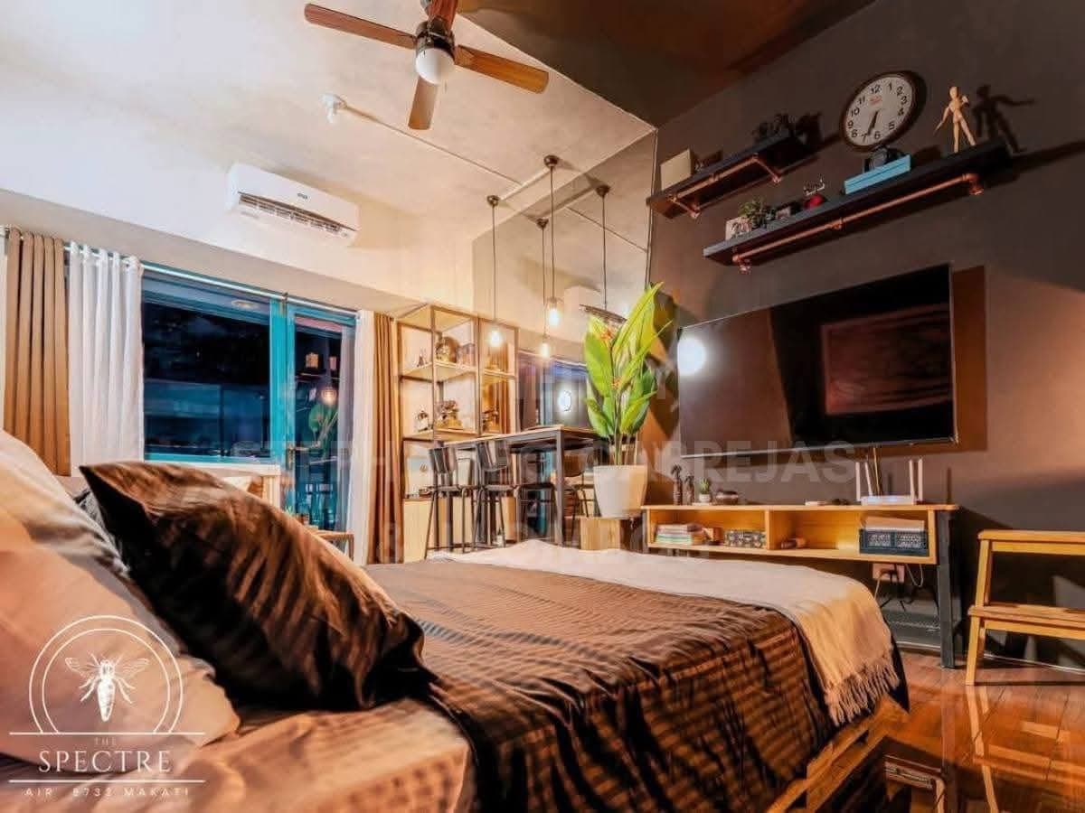 For Lease: Fully Furnished 1 BR with balcony unit at Air Residences, Makati - photo 1