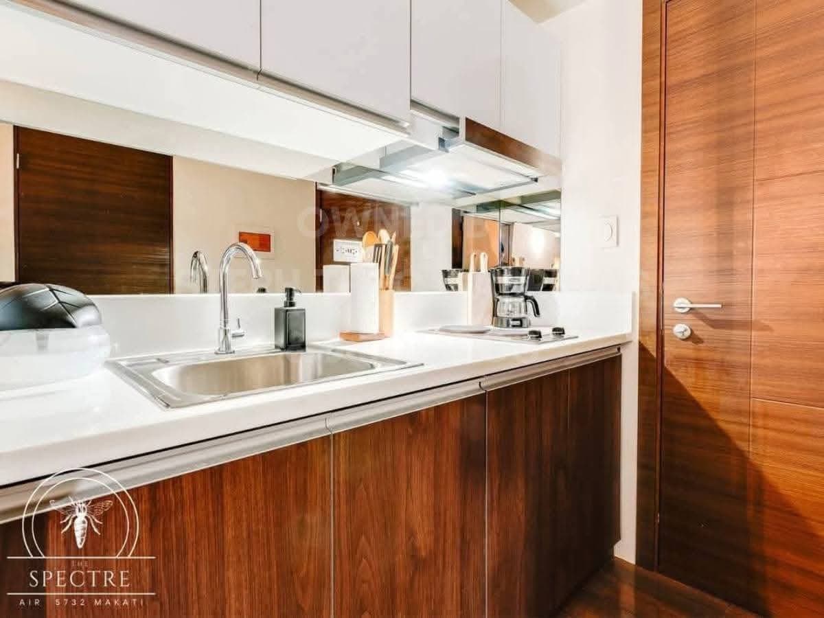 For Lease: Fully Furnished 1 BR with balcony unit at Air Residences, Makati - photo 2