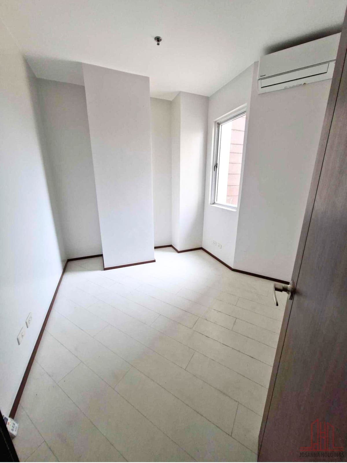 🏷 FOR LEASE - Majorca Residences - photo 1