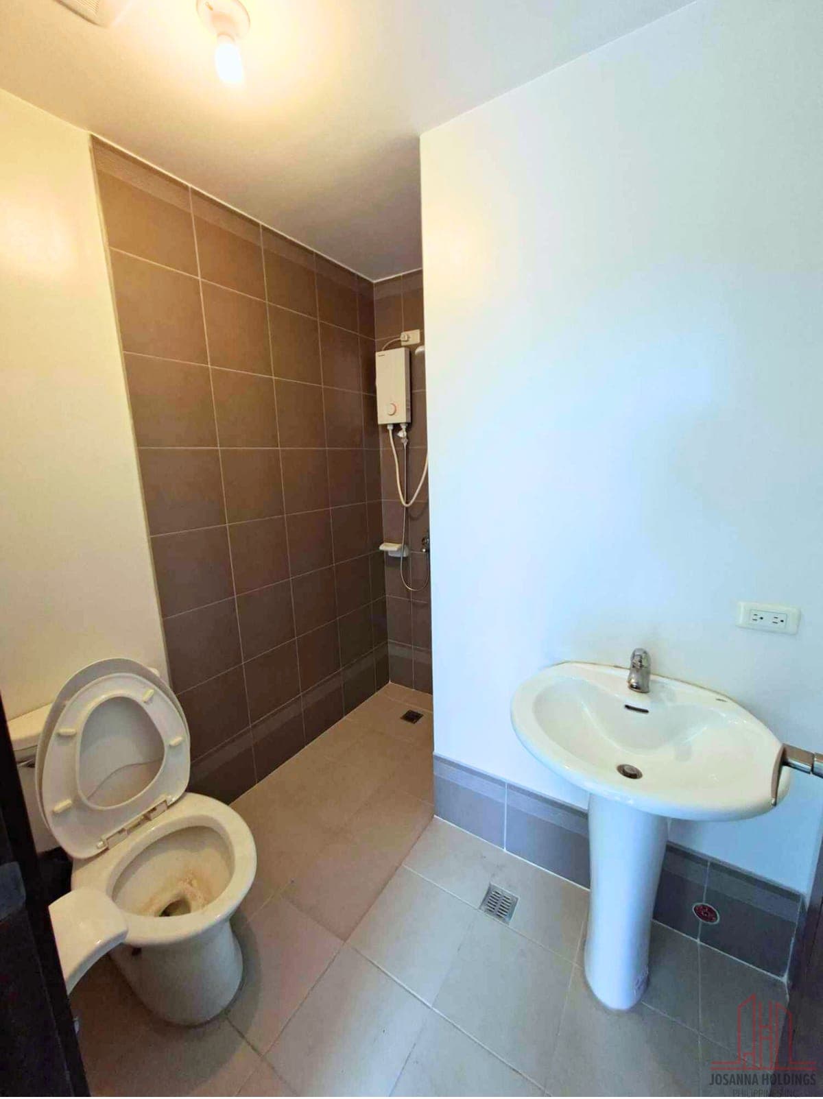 🏷 FOR LEASE - Majorca Residences - photo 2