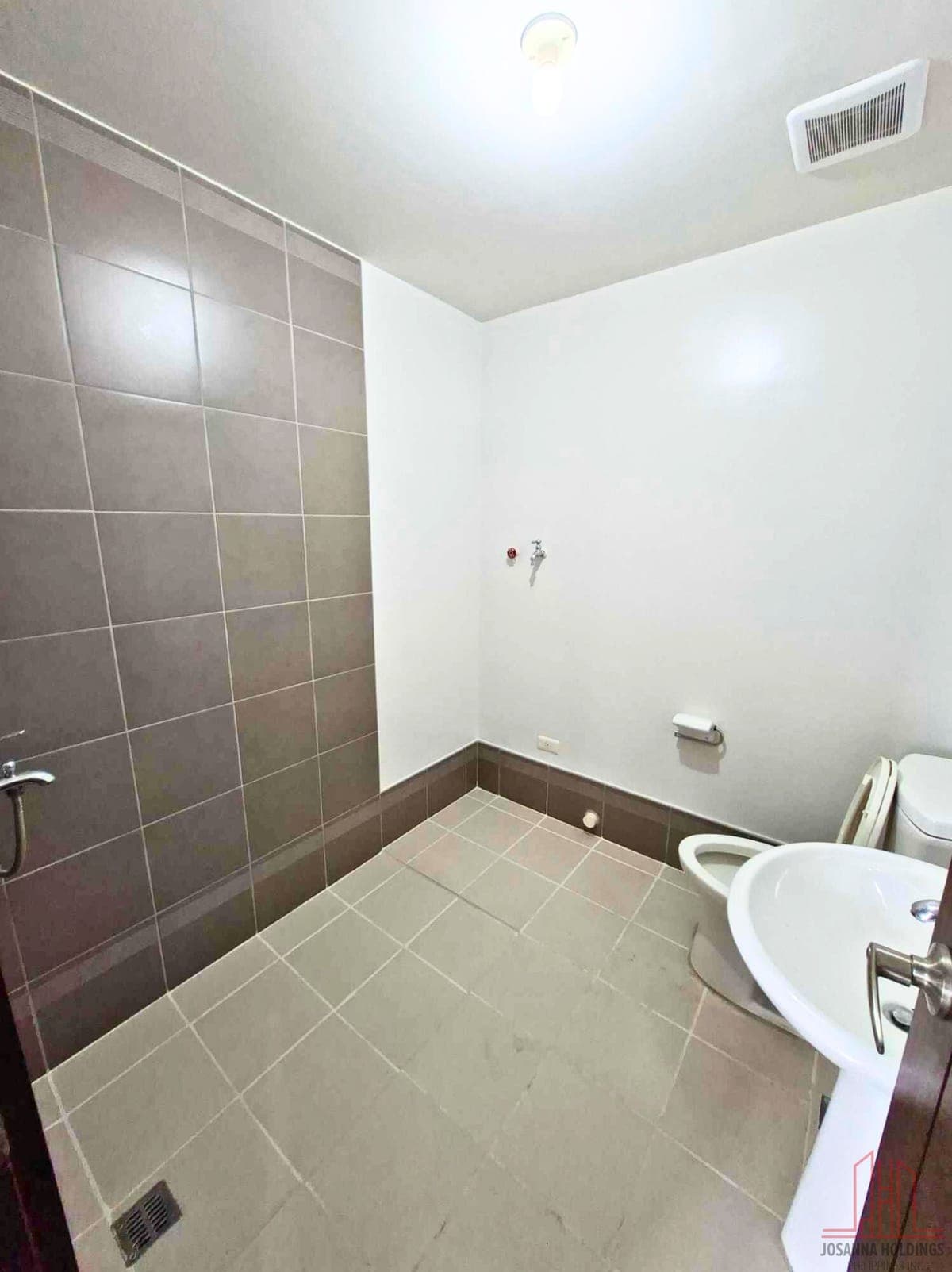 🏷 FOR LEASE - Majorca Residences - photo 3