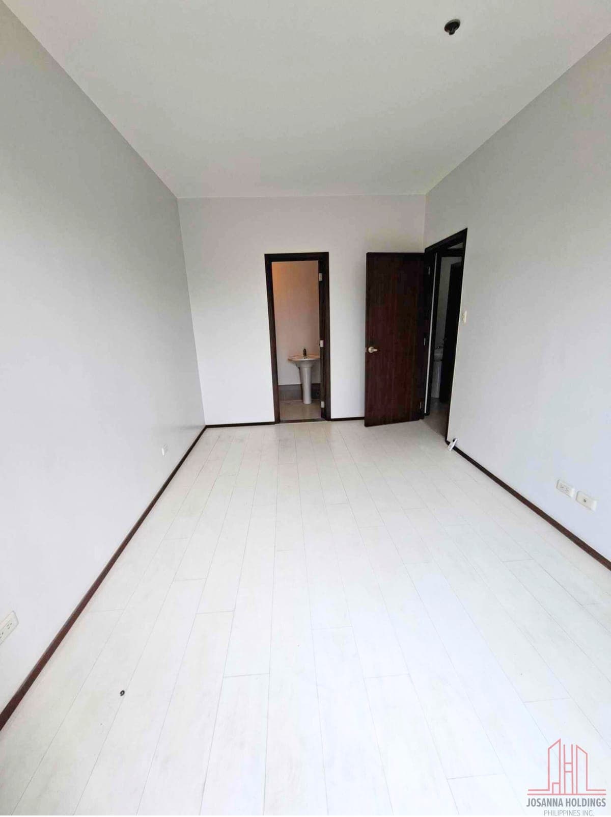 🏷 FOR LEASE - Majorca Residences - photo 6