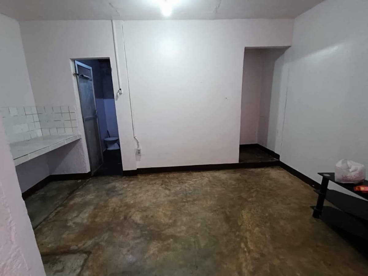 AVAILABLE  ROOM FOR RENT - photo 3