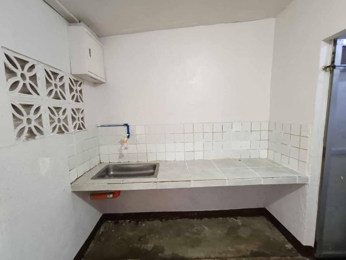 AVAILABLE  ROOM FOR RENT - photo 4