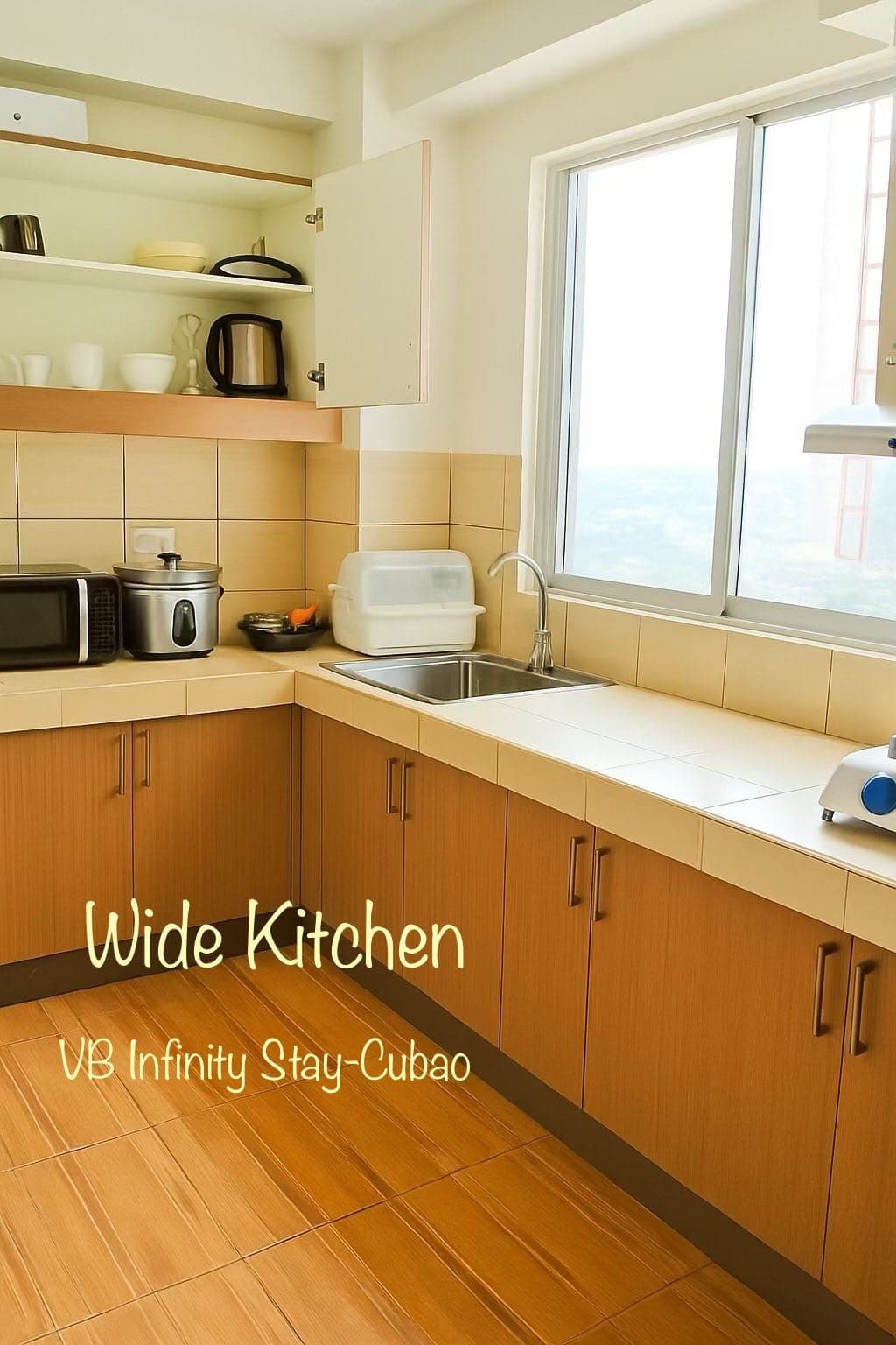 Available now –Spacious 1 Bedroom Corner Unit with Balcony - photo 1