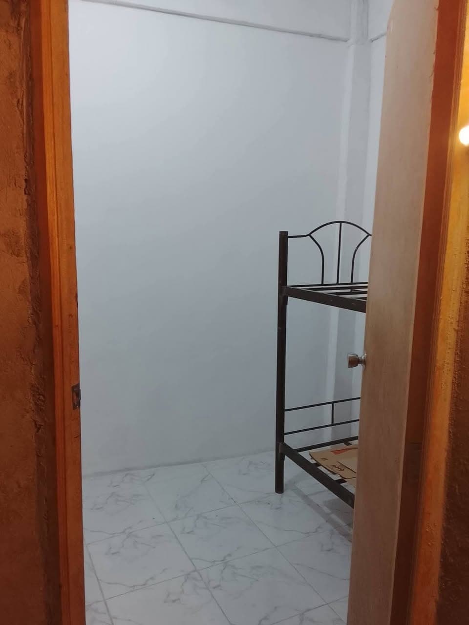 Room for Rent available for viewing and ready for occupancy - photo 1