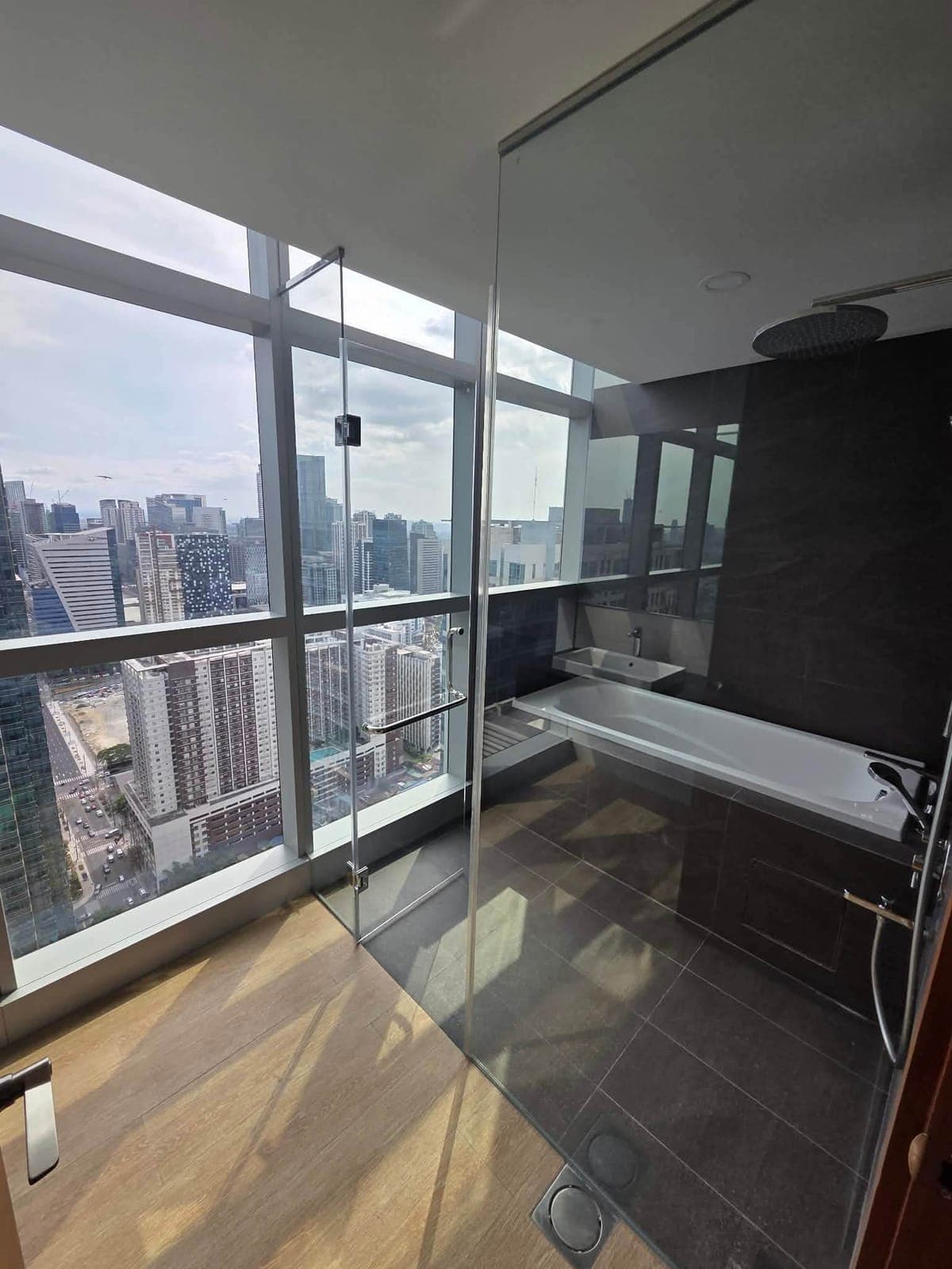 The Seasons Residences (Haru Tower) - photo 1