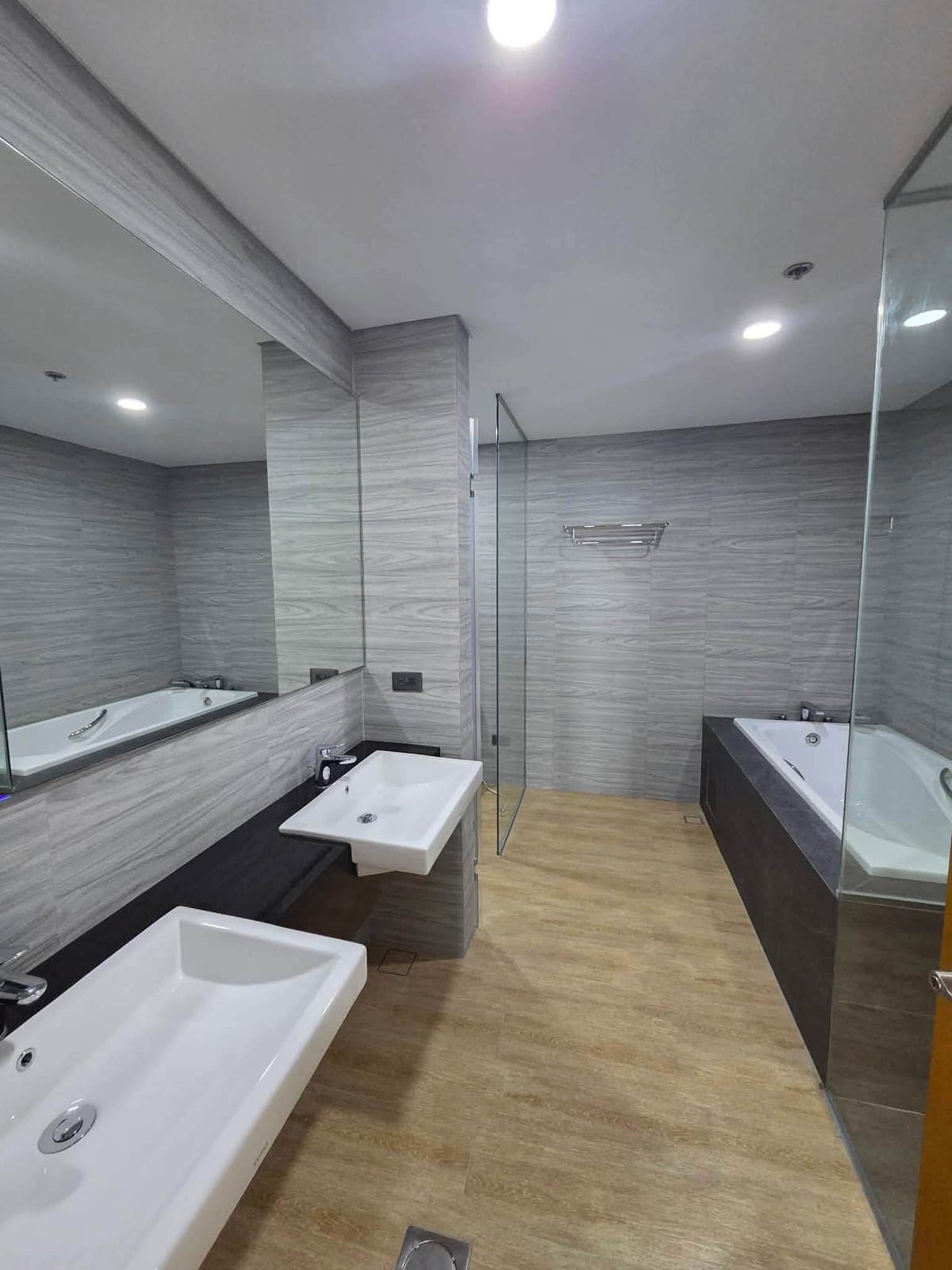 The Seasons Residences (Haru Tower) - photo 3