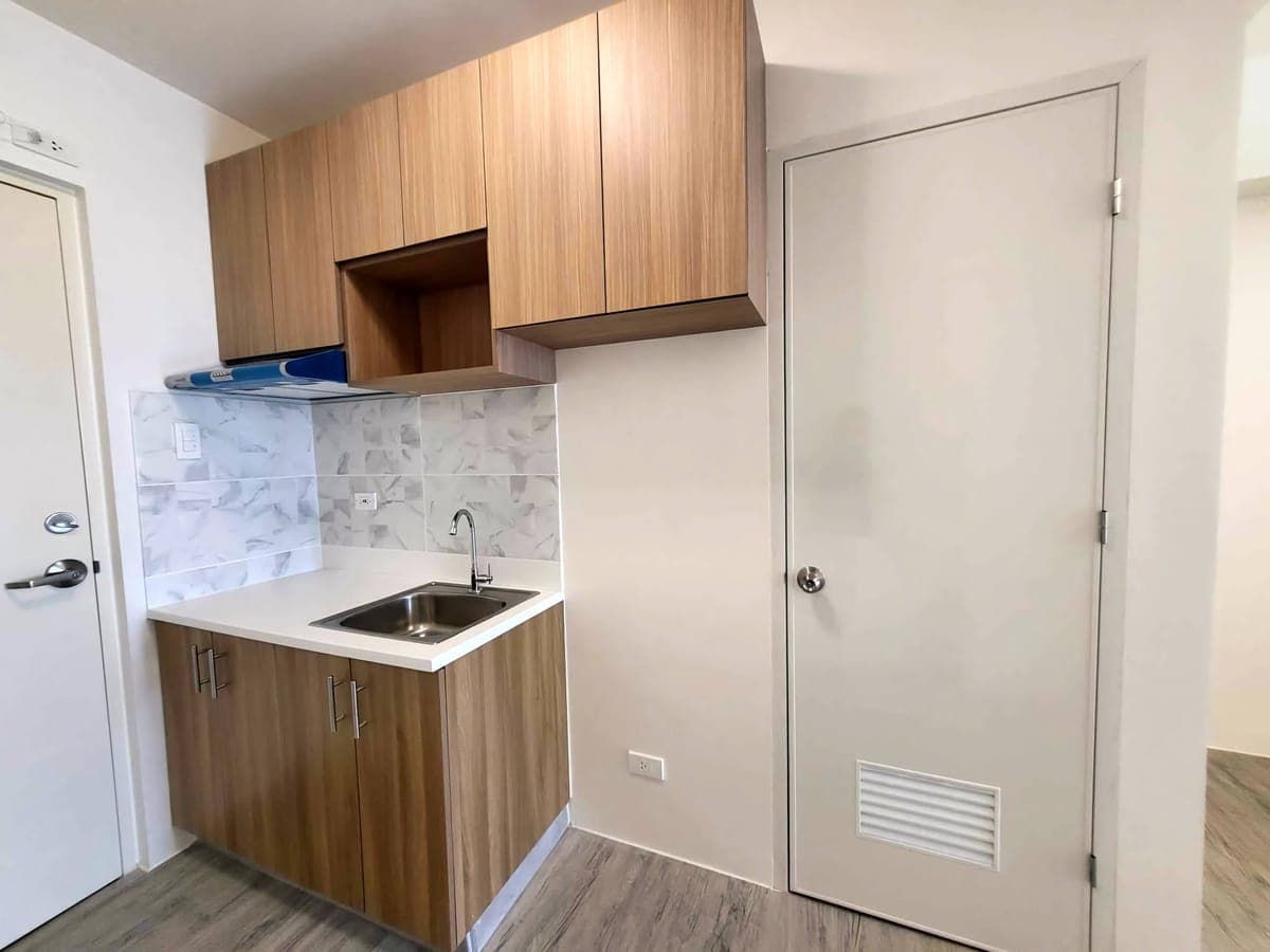 Unit for long term rent available. - photo 3