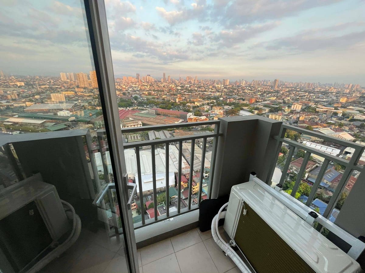30th Floor | QC Monument View | 1BR w/ Balcony | Avida Cloverleaf | ₱20K - photo 2