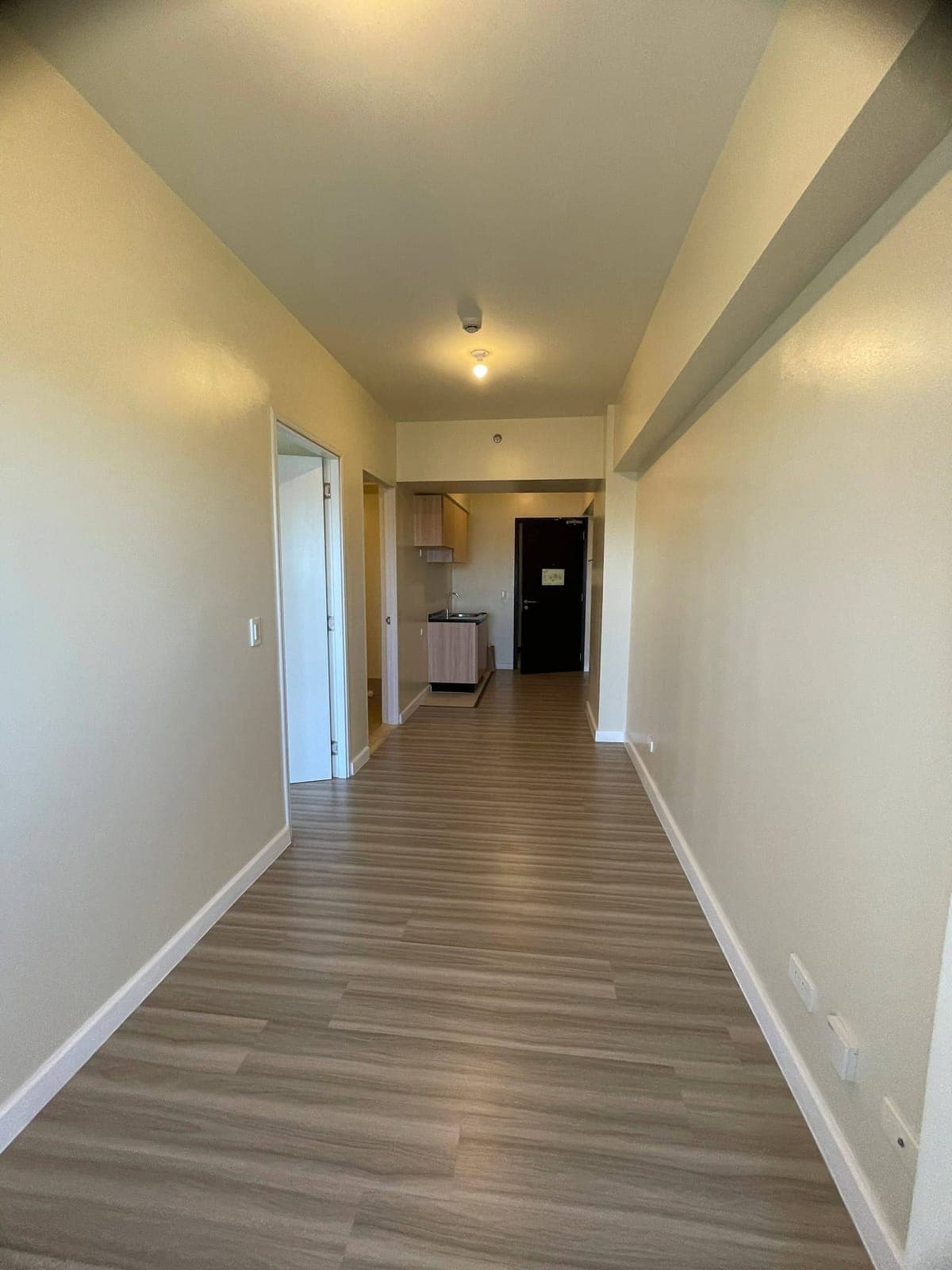 30th Floor | QC Monument View | 1BR w/ Balcony | Avida Cloverleaf | ₱20K - photo 3