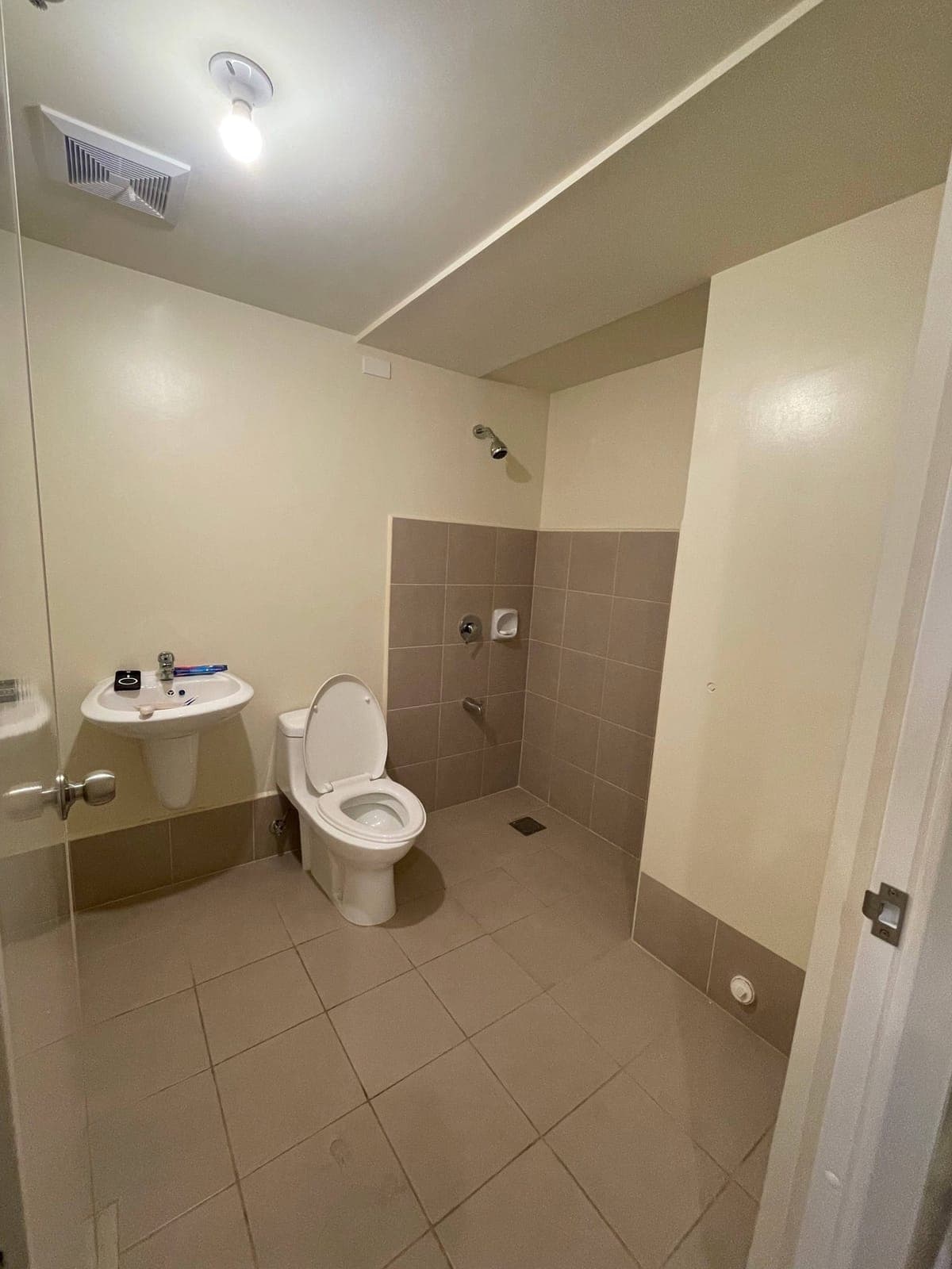 30th Floor | QC Monument View | 1BR w/ Balcony | Avida Cloverleaf | ₱20K - photo 7