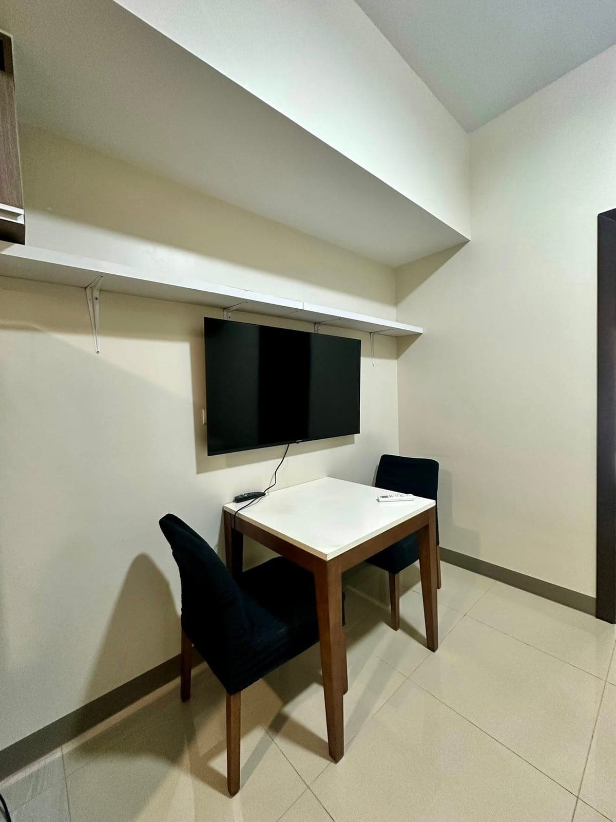 PTPA. One Bedroom Unit w/ Balcony available for Lease at Park McKinley West. - photo 2