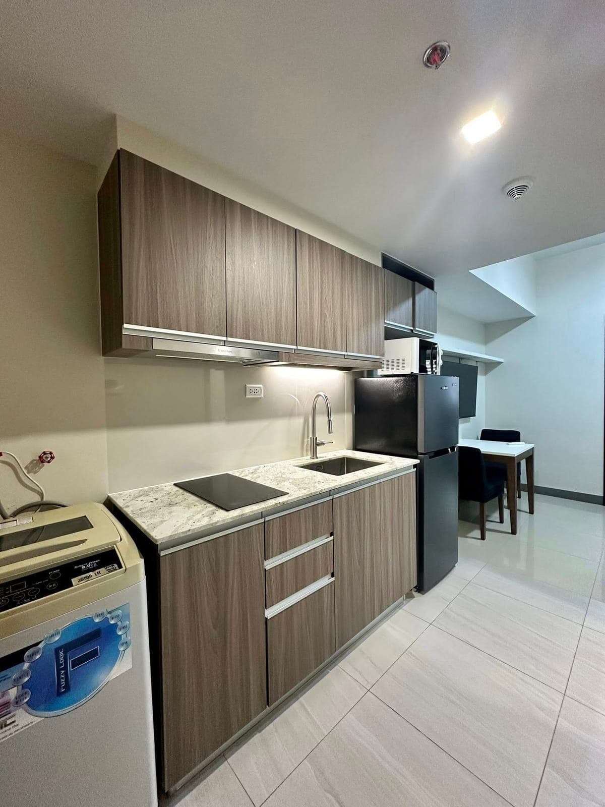PTPA. One Bedroom Unit w/ Balcony available for Lease at Park McKinley West. - photo 3
