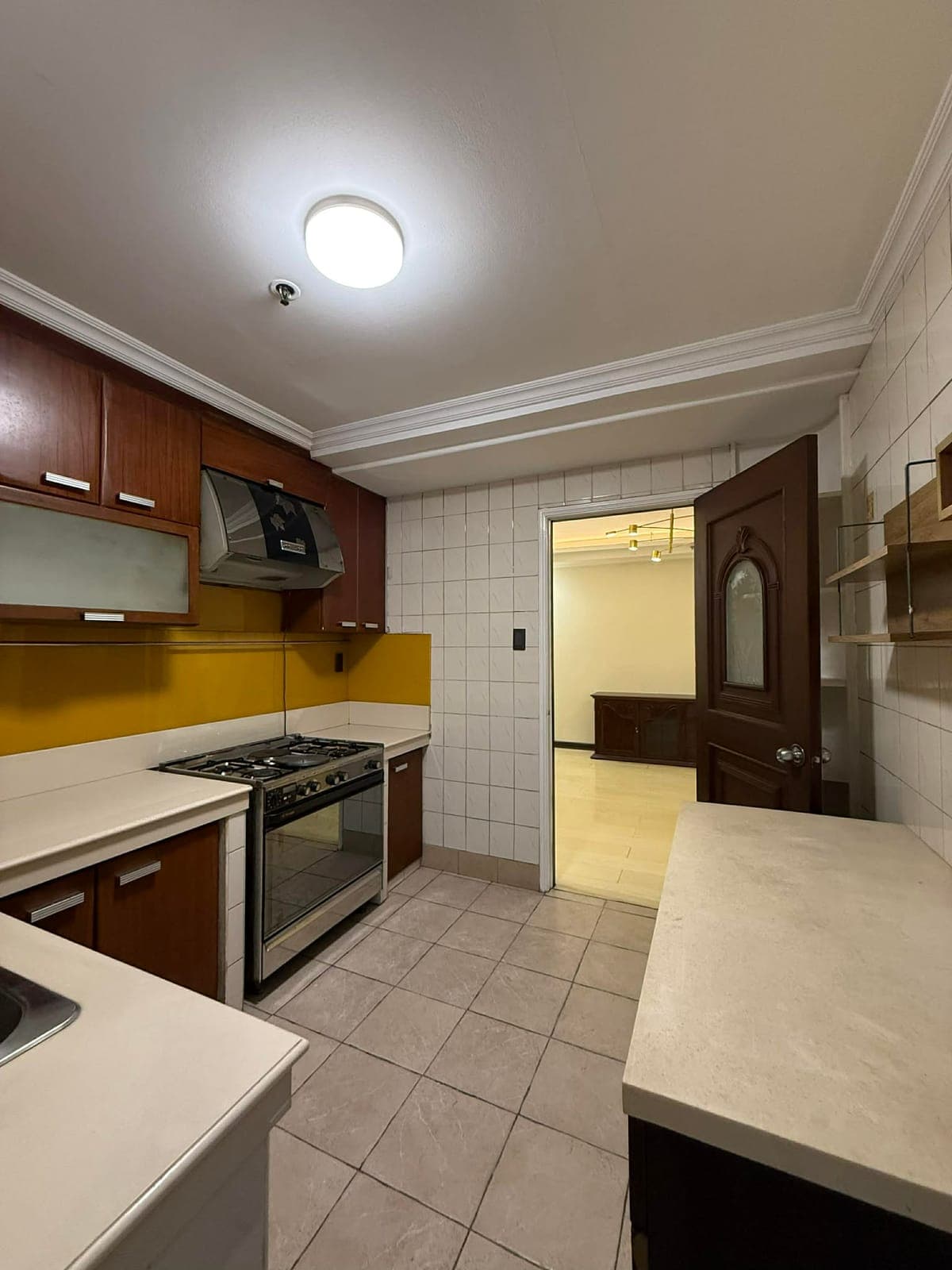 [AVAILABLE FOR LEASE: April 2026] - photo 2