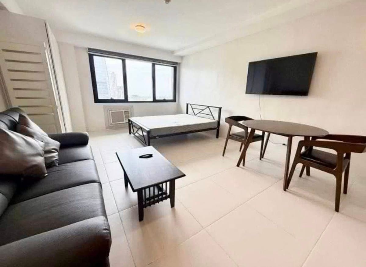 Studio Unit for Rent in Icon Plaza, BGC - photo 4
