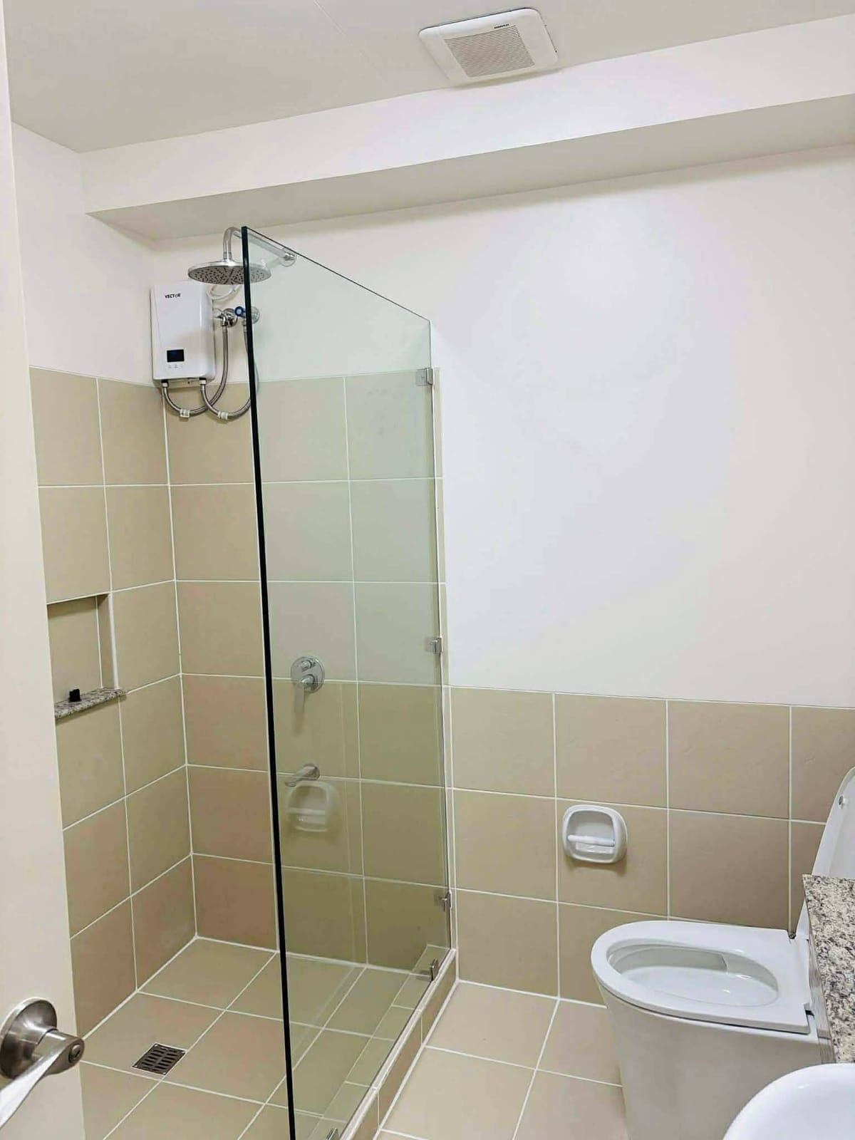 CREStMON  QUEZON AVE.panay NEAR  ABS CBN .... - photo 3