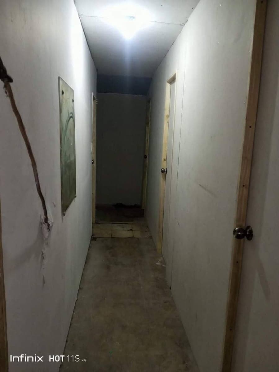 * ROOM FOR RENT * - photo 2