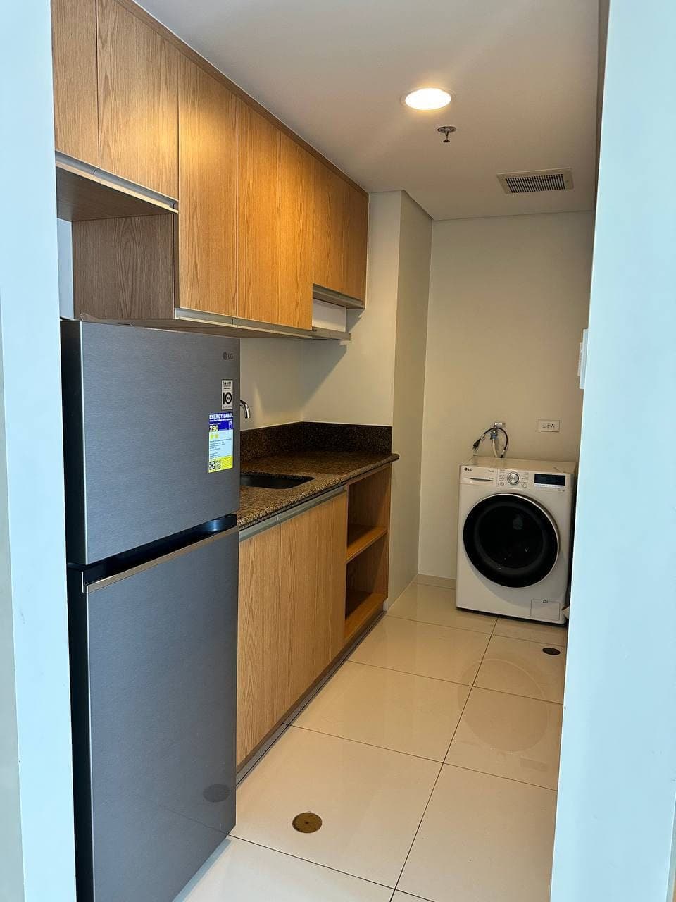 𝐅𝐎𝐑 𝐑𝐄𝐍𝐓: 1 Bedroom with Parking Times Square West BGC Taguig - photo 4