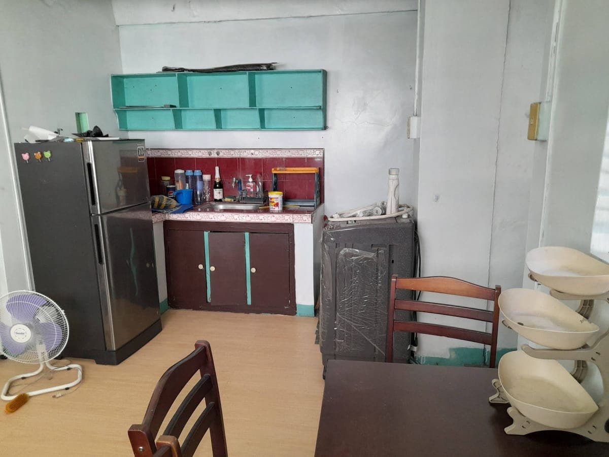 2nd floor for rent with bedroom and living room - TAGUIG (WEST REMBO) FORMERLY PART OF MAKATI - photo 1